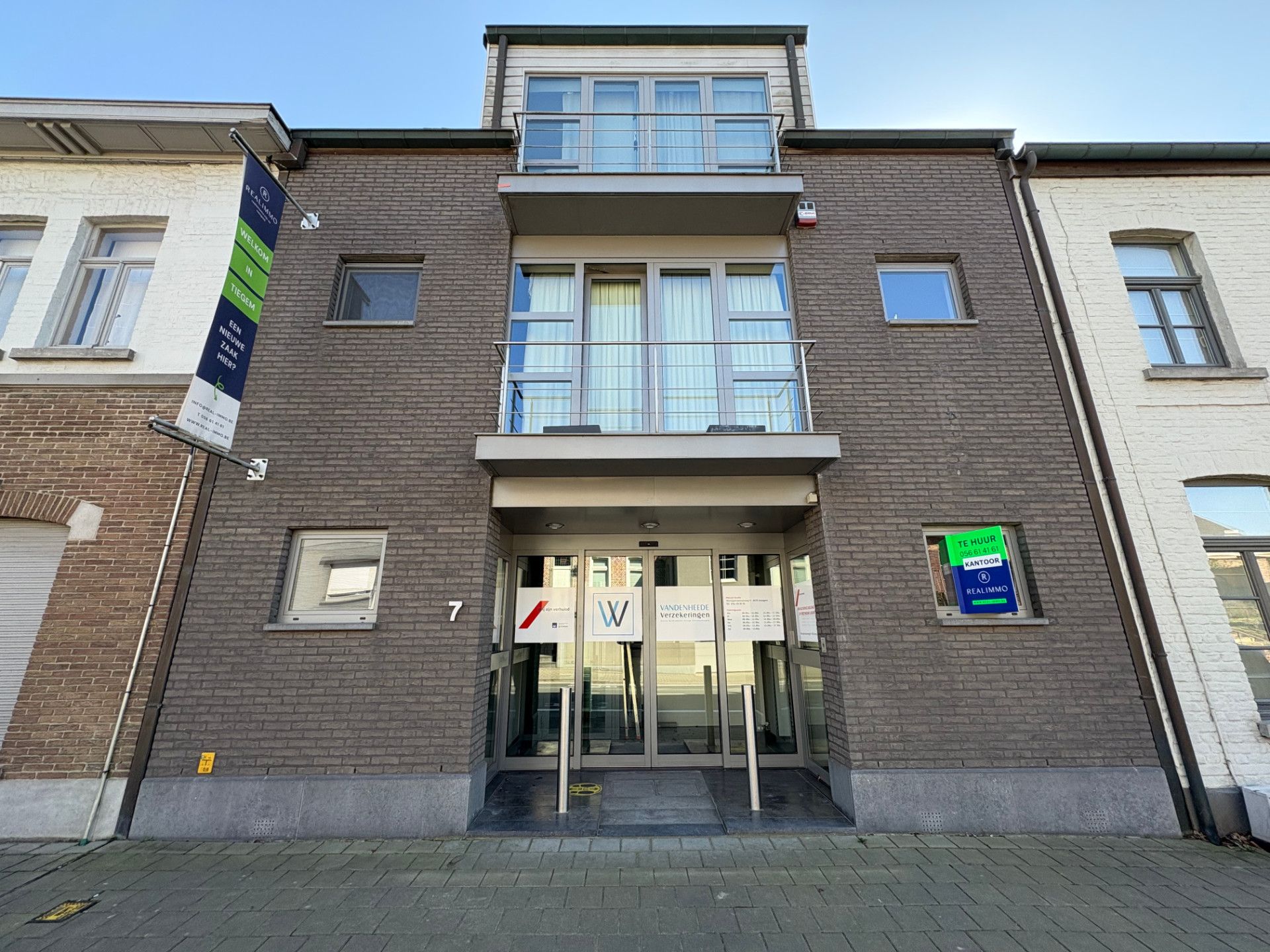 Handelsruimte te huur Tiegem foto {{pictureIndex}}
