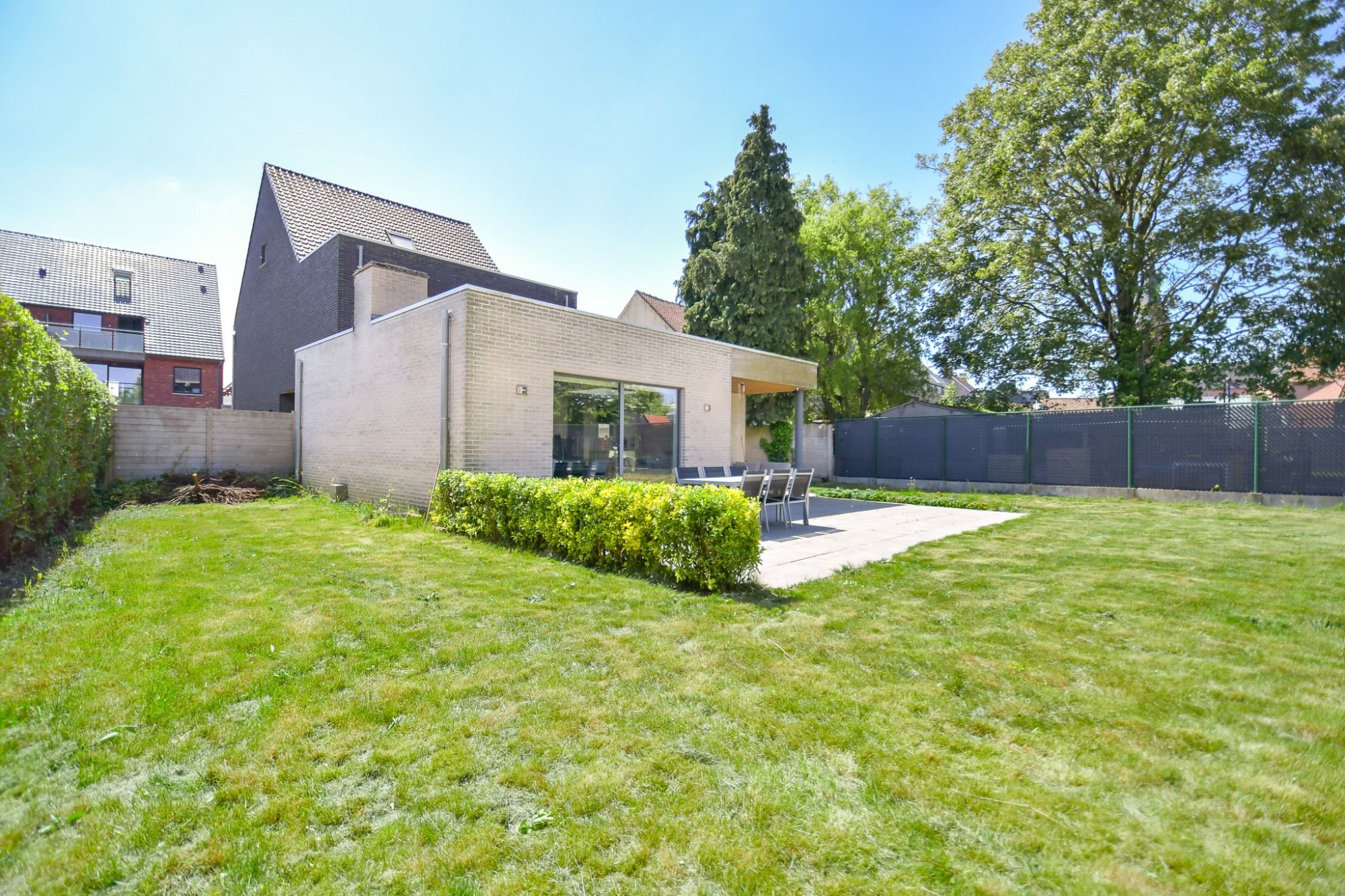Recent hedendaags ingerichte woning in centrum Knesselare foto 18