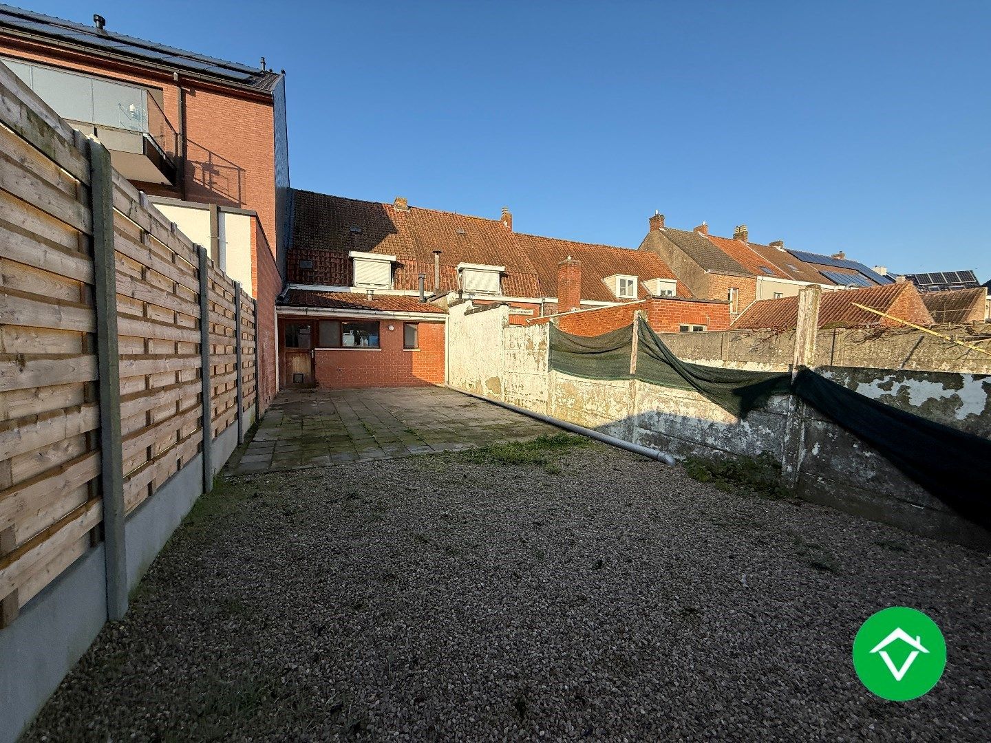 Op te frissen rijwoning met 3 slaapkamers en tuin in centrum Staden foto 8