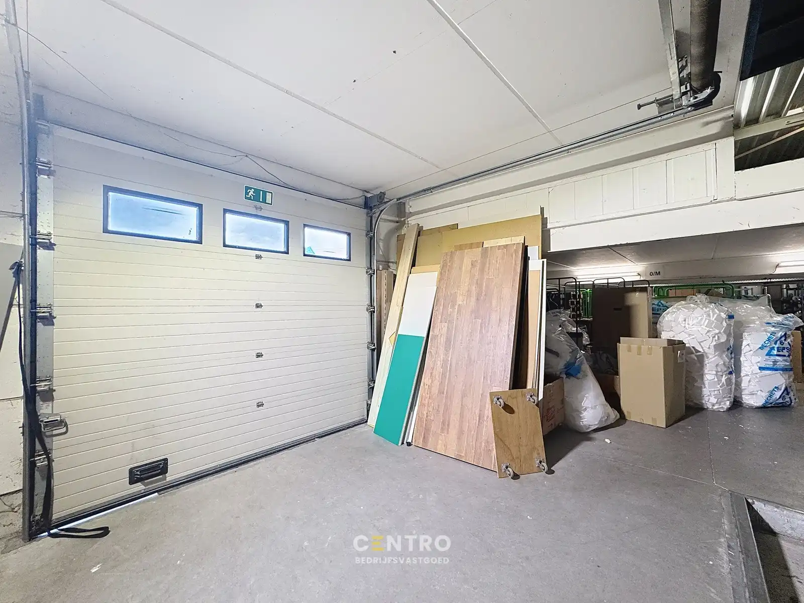 instapklare BAANWINKEL/HANDELSPAND met ruime, private parkeergelegenheid voor de deur. Grondopp.: 3.961m² foto 14