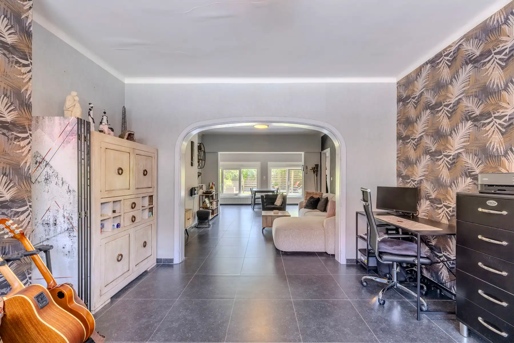 Instapklare woning met 4 slpks, 2 badks en gezellige tuin foto 2