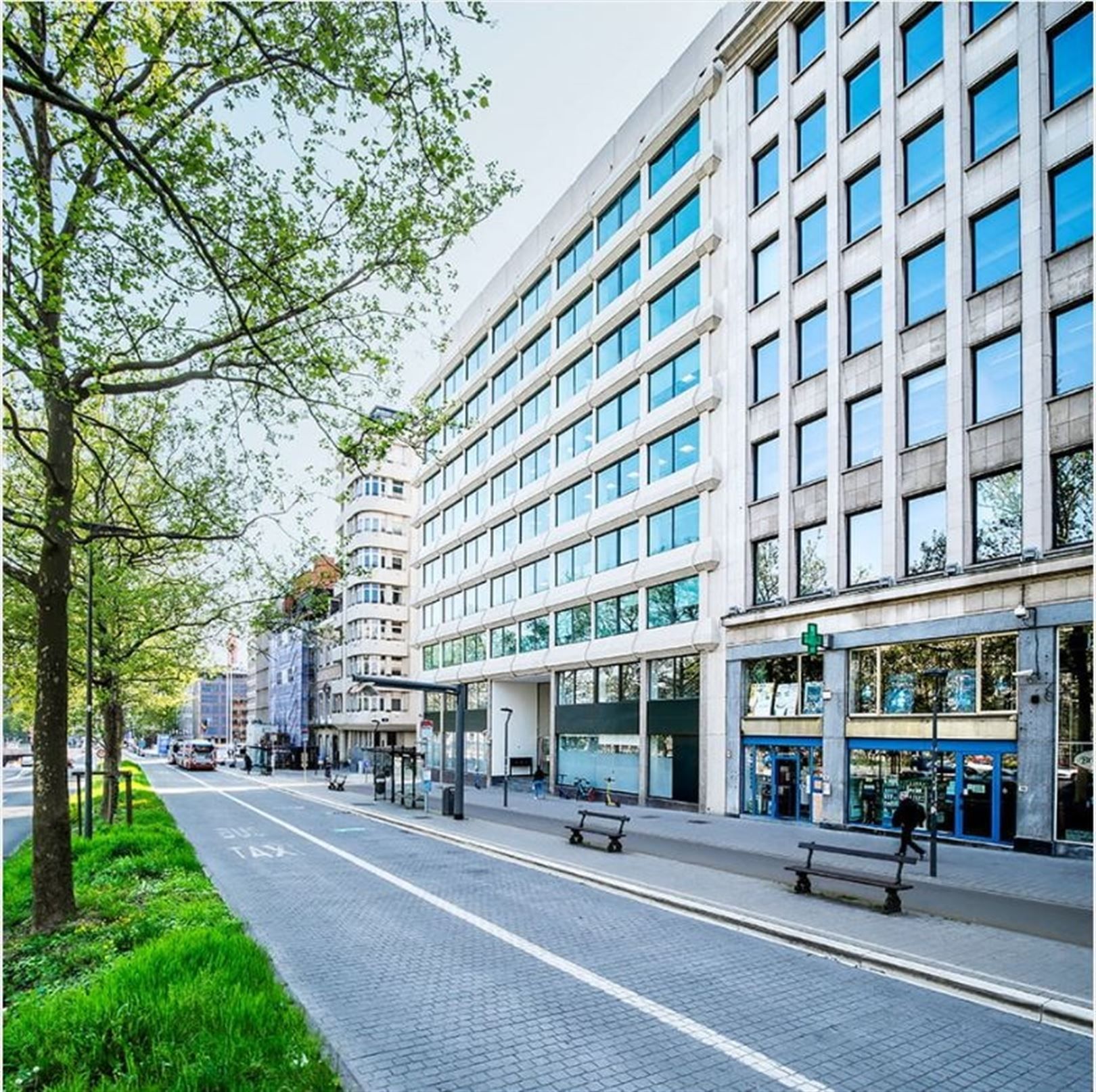 MARNIX 13-17: kantoren te huur vanaf 439 m² foto {{pictureIndex}}