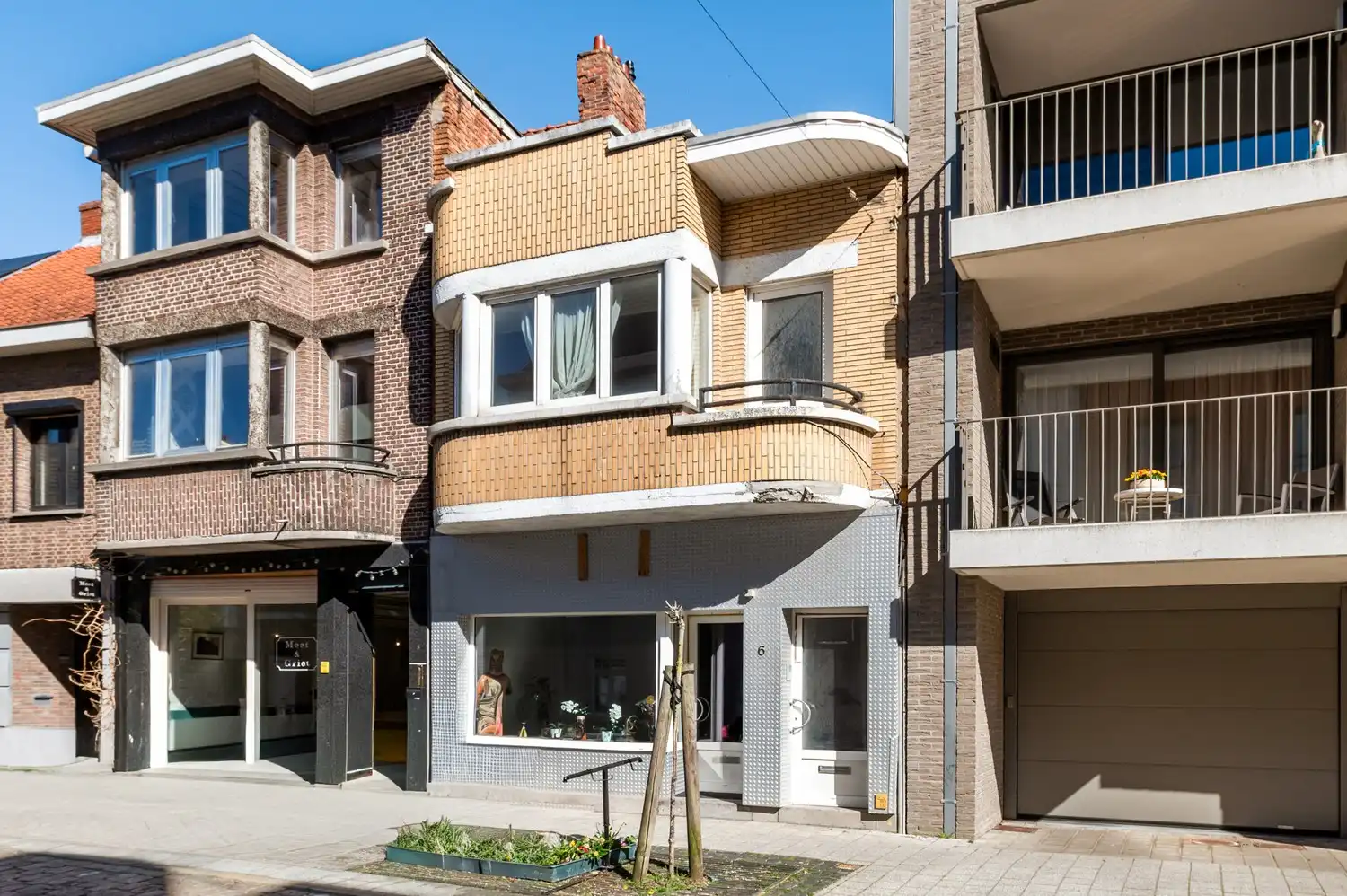 Handelsgelijkvloers met bovenliggend appartement in het centrum van Wommelgem! foto 19