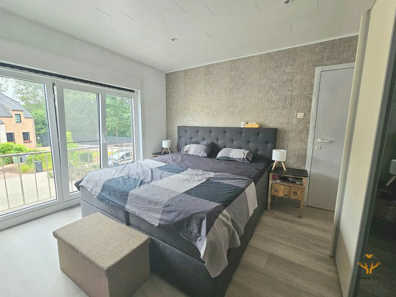 Ruime gezinswoning met tuin en garage te huur foto 7