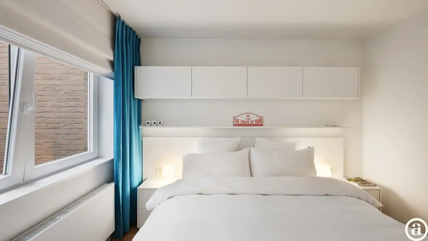 Modern 1-slaapkamerappartement met balkon op toplocatie foto 14