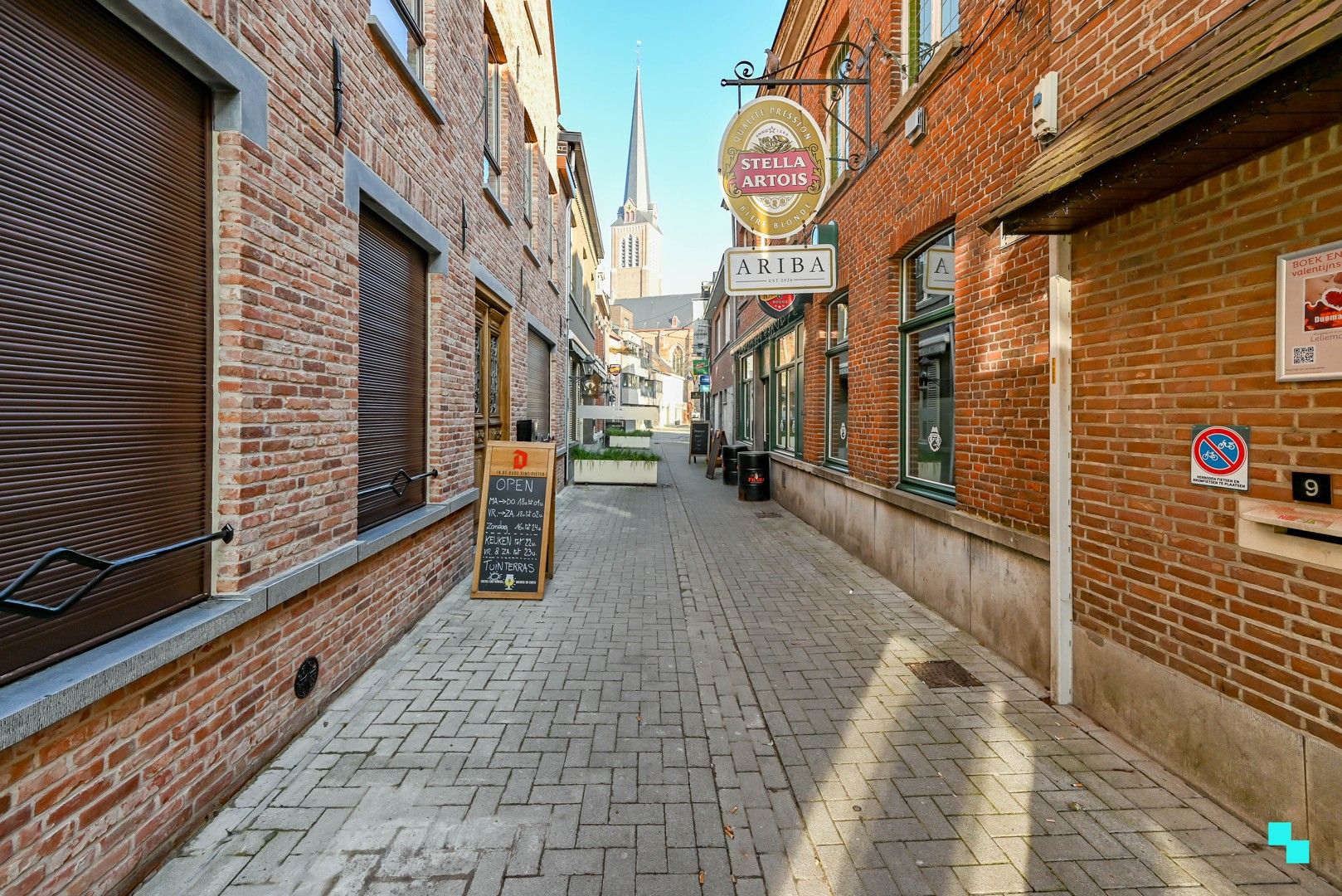 Uiterst commercieel gelegen handelspand foto 24
