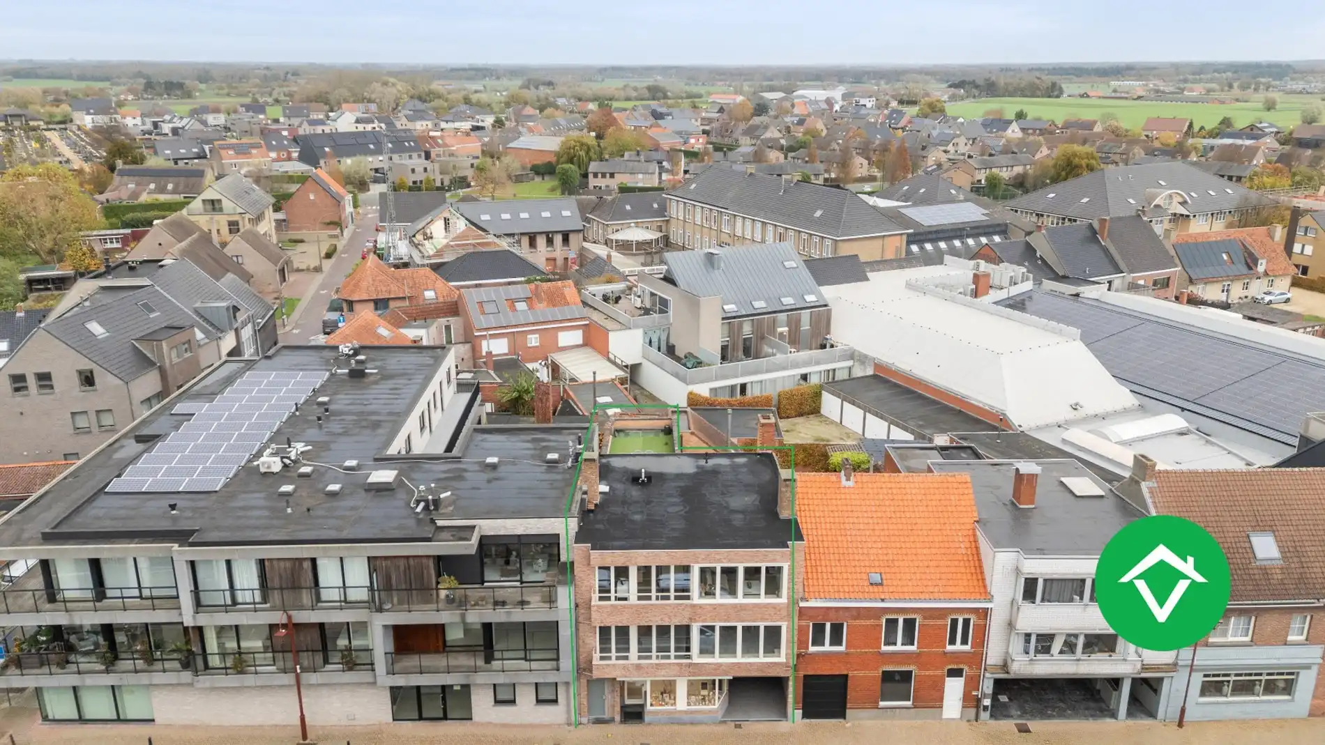 Veelzijdig handelspand met woonst en twee verhuurde appartementen in centrum Aartrijke foto 2
