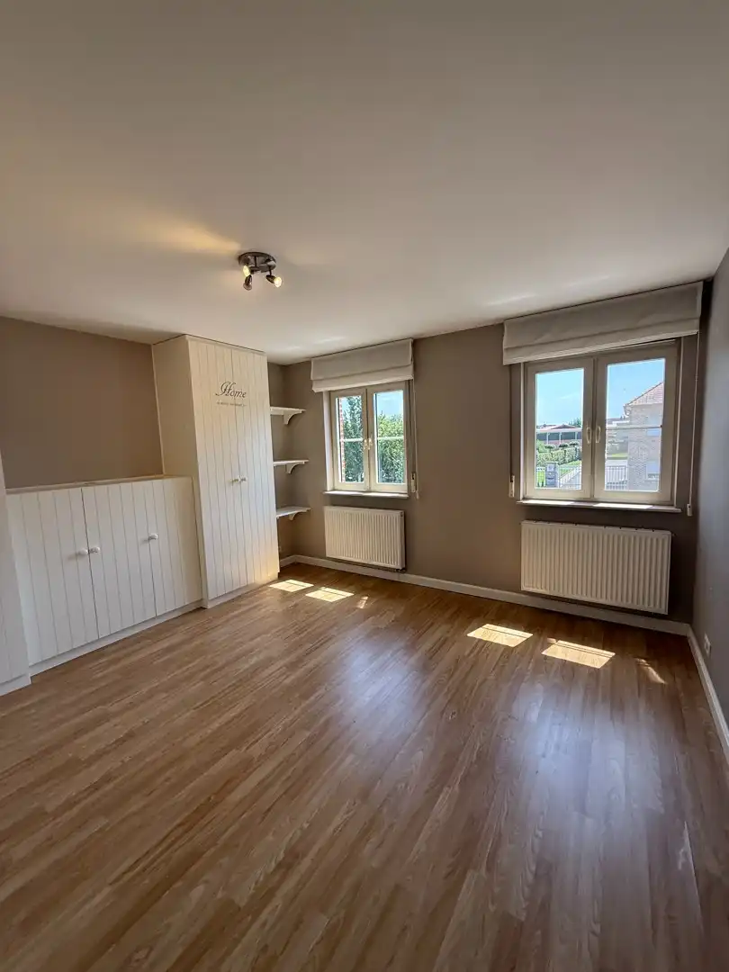 Prachtig, instapklaar energiezuinig appartement met 3 slaapkamers, terras en tuin te Bocholt. foto 30