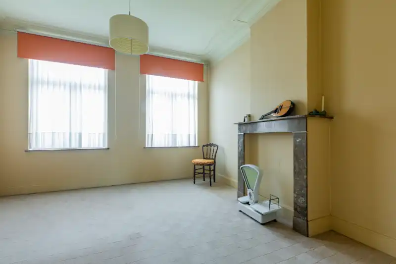 Prachtige, te renoveren, authentieke burgerwoning  met 5 slaapkamers, tuin en ruime garage. foto 19