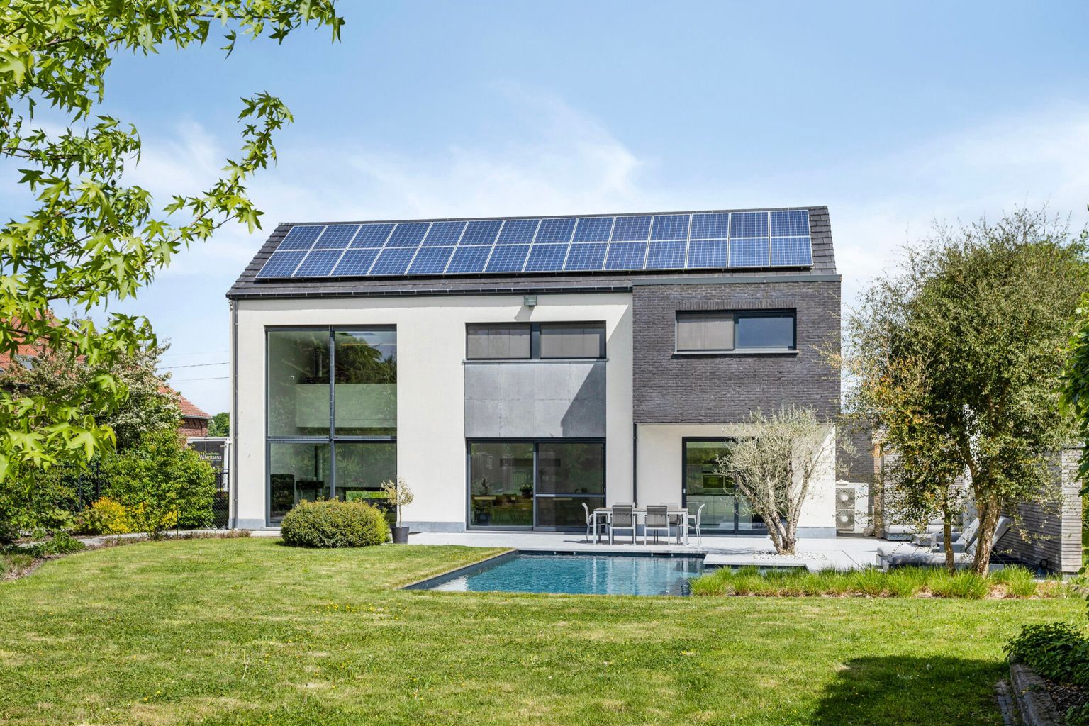 Mooie stijlvolle woning met tuin en achterliggend weiland foto 24