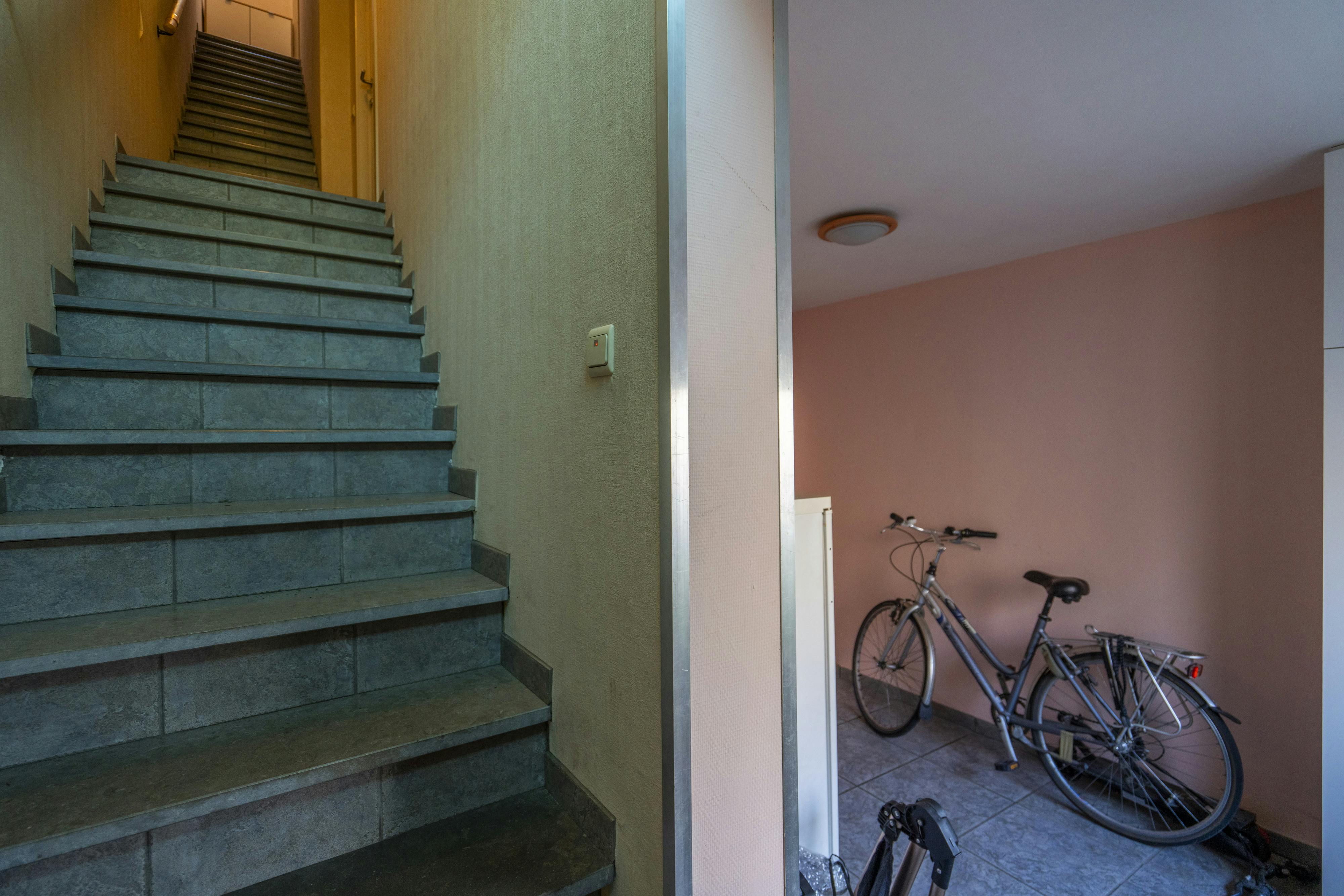 Opbrengsteigendom met twee appartementen te koop in Kortrijk foto 31