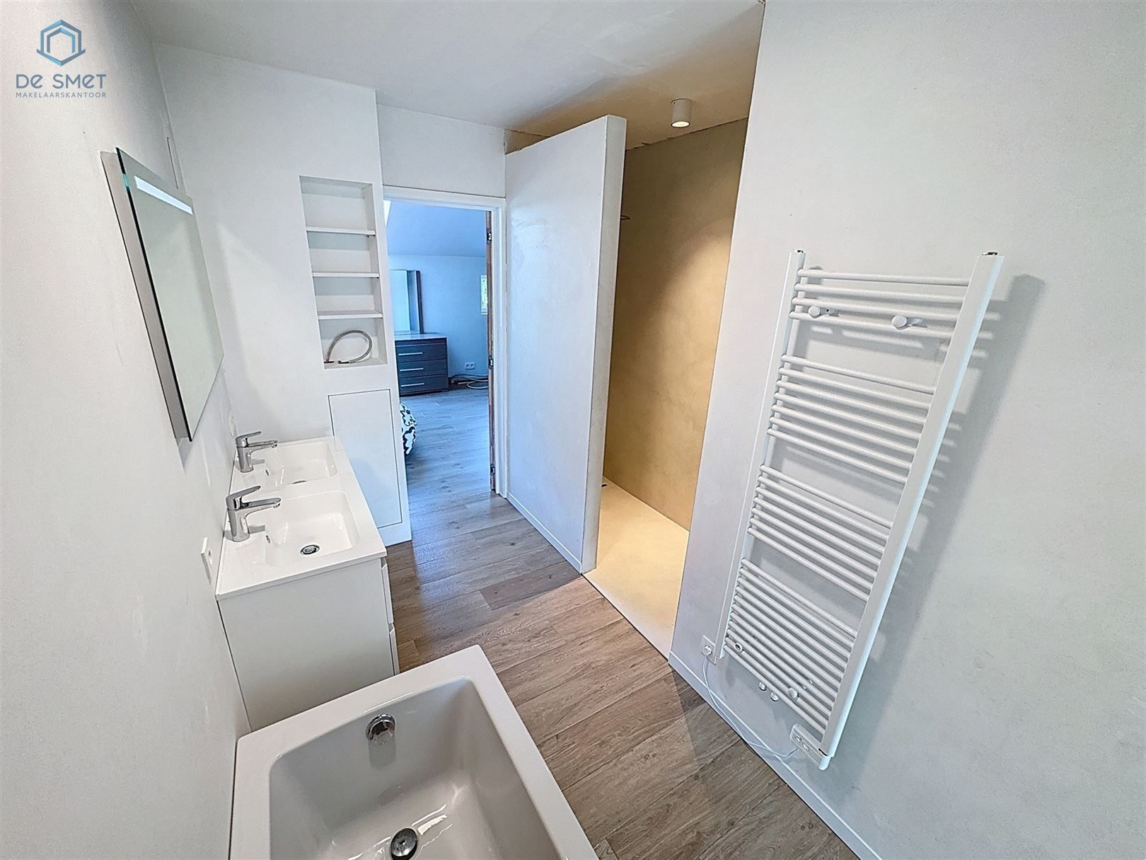PRACHTIGE BEN-NIEUWBOUWWONING MET 3 SLPK, DRESSING, INBOUWKASTEN & TUIN ZARLARDINGE foto 26