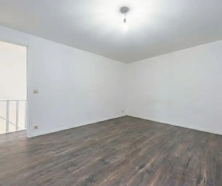 Gerenoveerde ruime gezinswoning met handelsruimte, garage, tuin en 3 slaapkamers op een perceel van 391 m² in het centrum van Wakken. foto 12