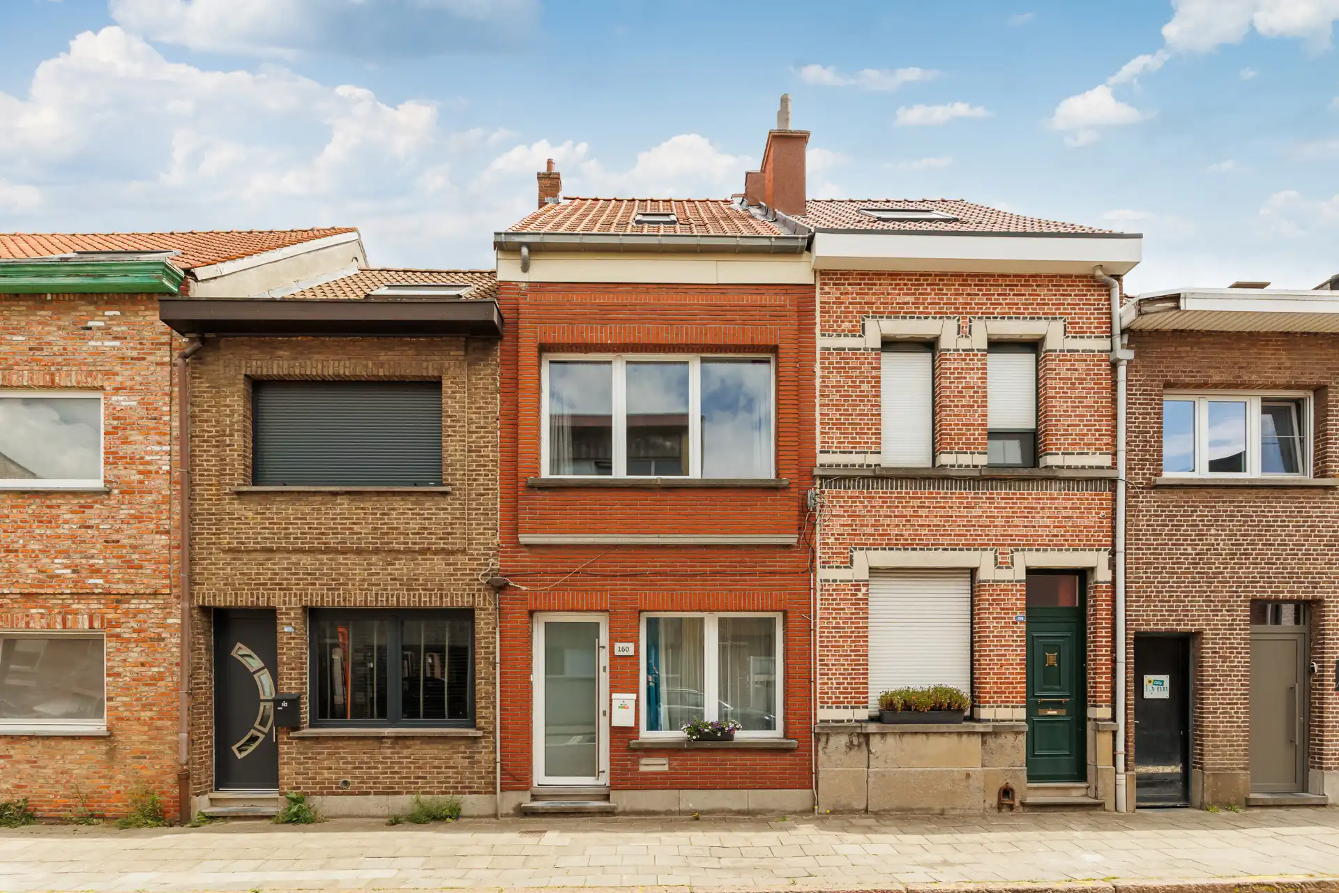Instapklare gezinswoning met 3 slaapkamers en tuin! foto {{pictureIndex}}