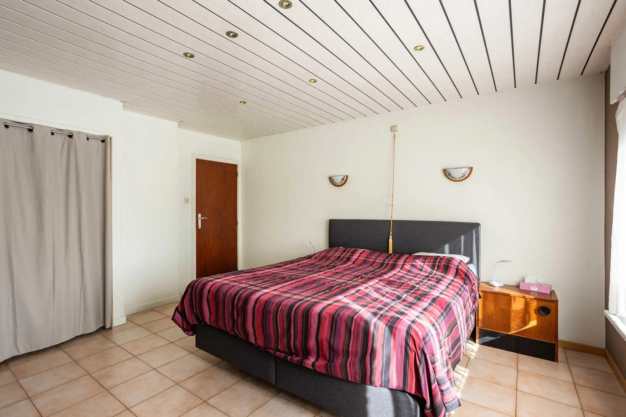Solide burgerwoning met garage en tuin op gunstige ligging foto 21