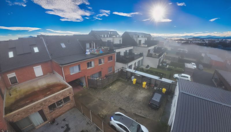 IN OPTIE INVESTERINGS-Gebouw met 4 app en garagegebouw van ±500m²! foto 2