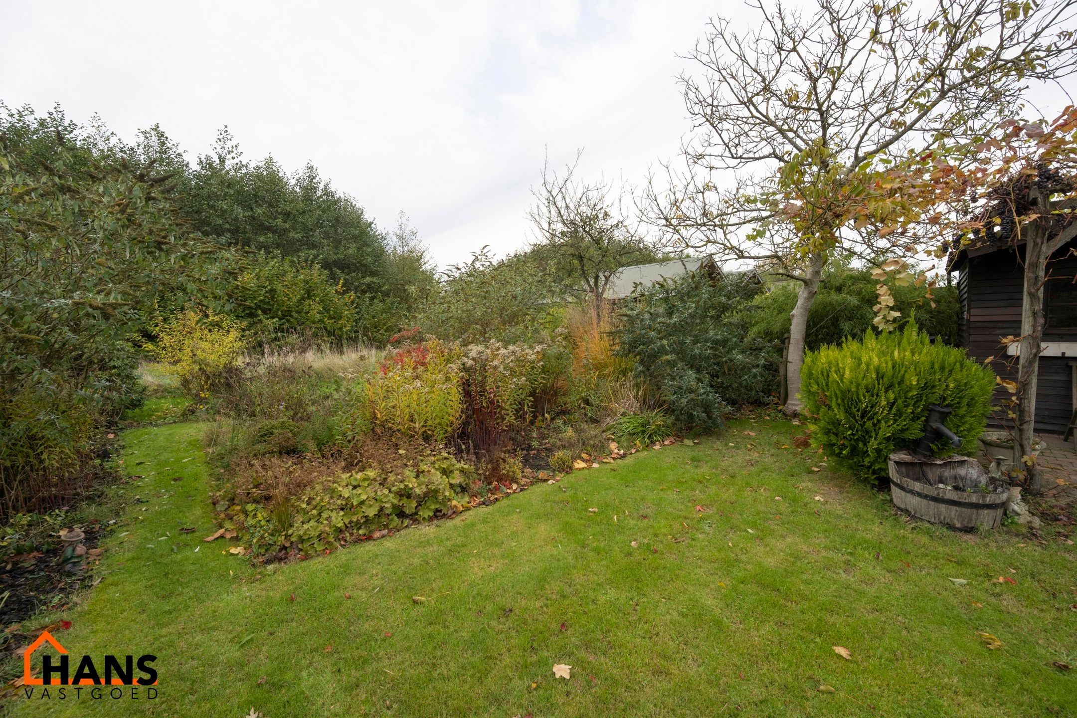 Te renoveren half open bebouwing. foto 8