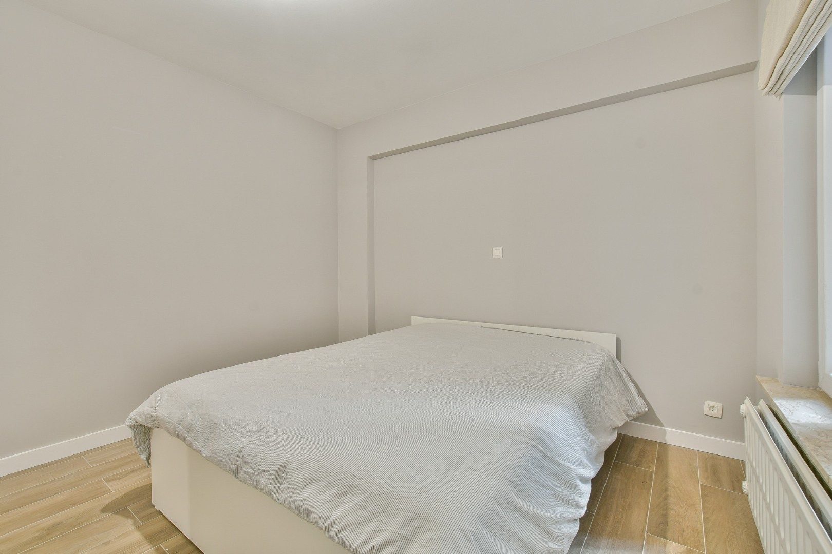 Gerenoveerd 2-slaapkamerappartement op toplocatie - vlakbij de zeedijk! foto 15