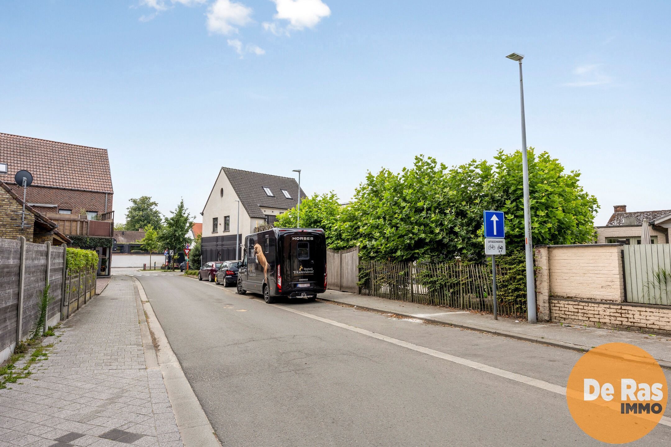 LAARNE - Bloeiende slagerij/traiteurzaak & luxe duplexapp. foto 5