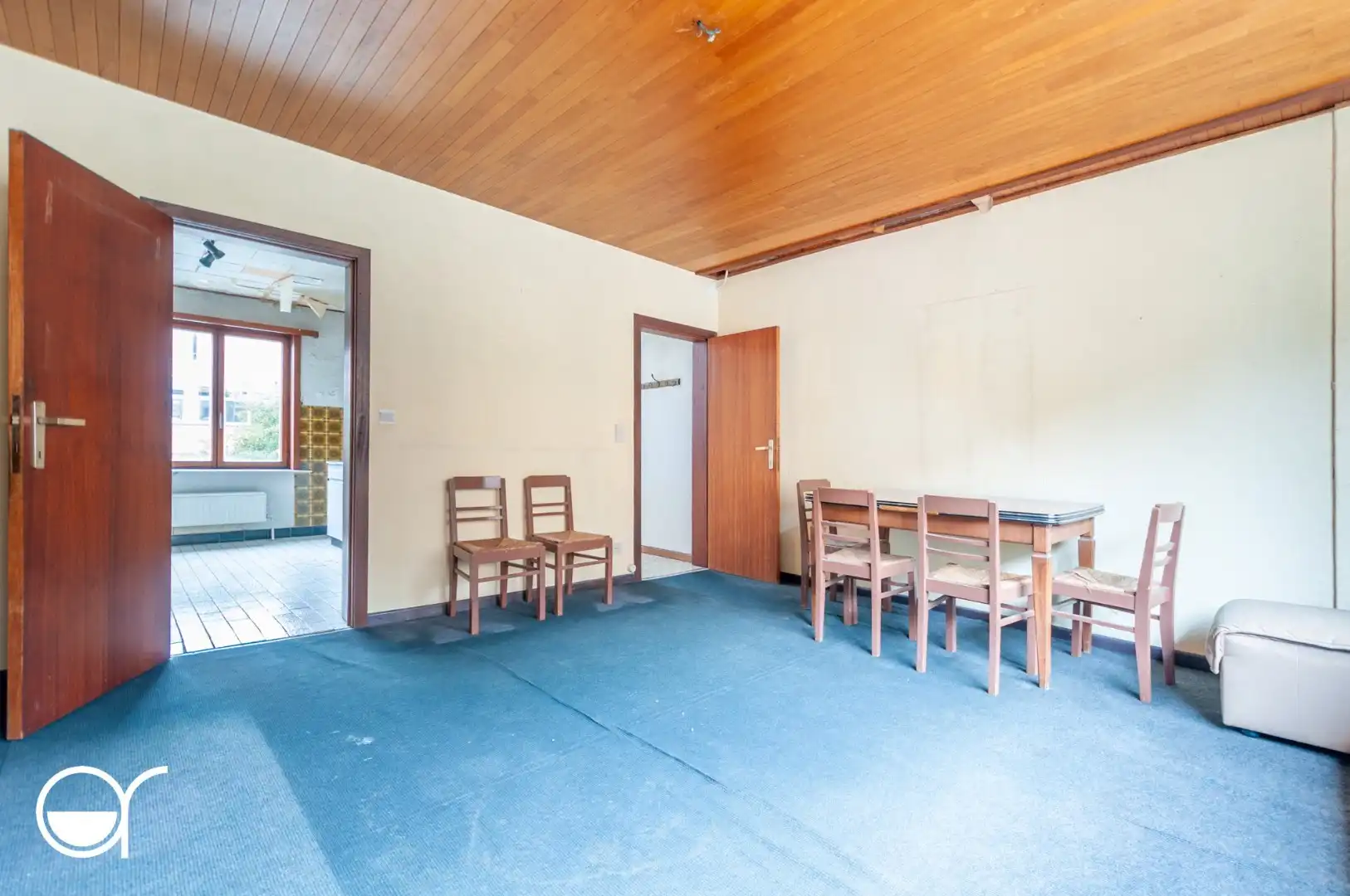 Te renoveren rijwoning vlakbij het Sint-baafskouterpark & Rozebroeken.  foto 17