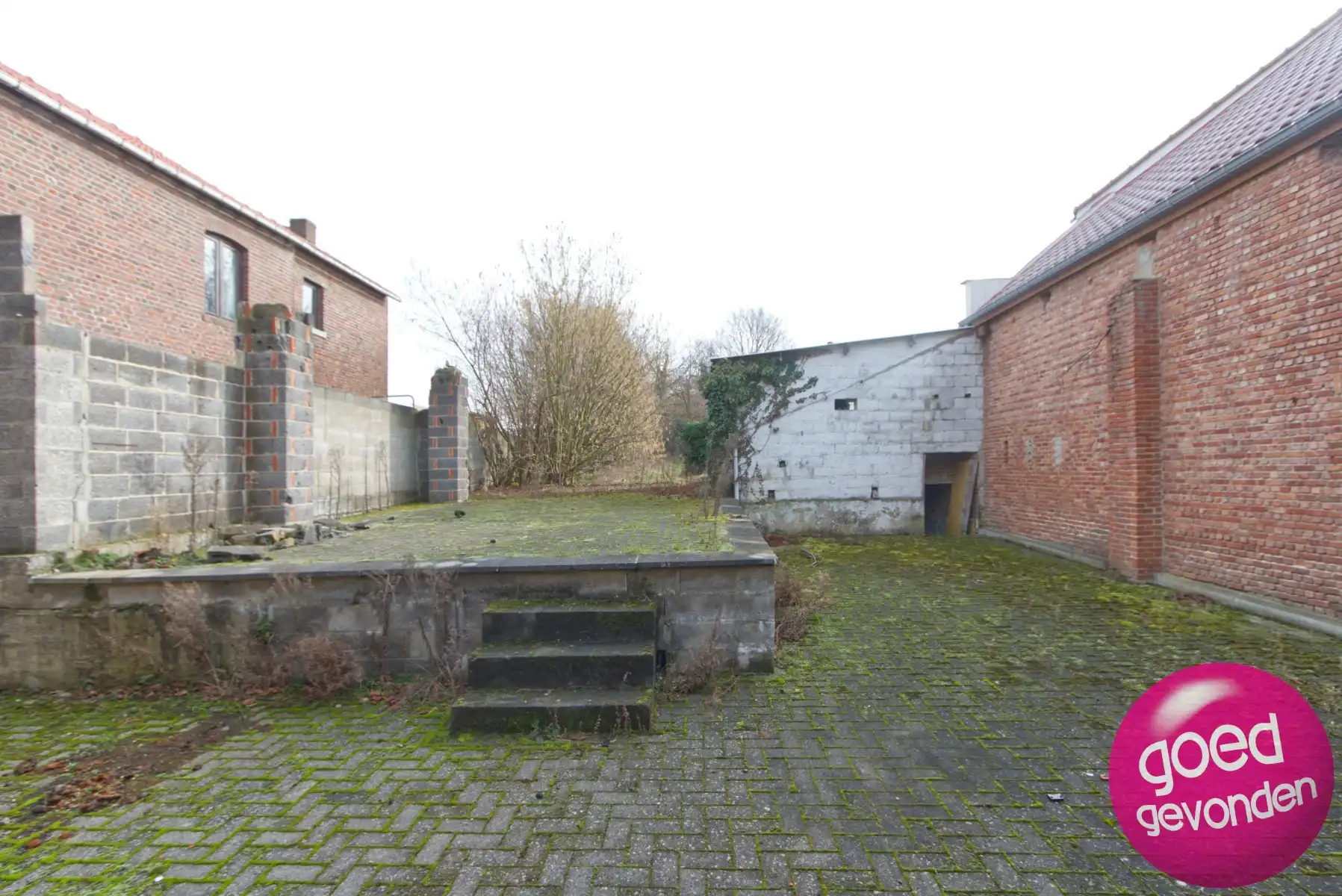 TE RENOVEREN WONING - 3 RUIME SLK - TERRAS - TUIN - PARKING foto 23