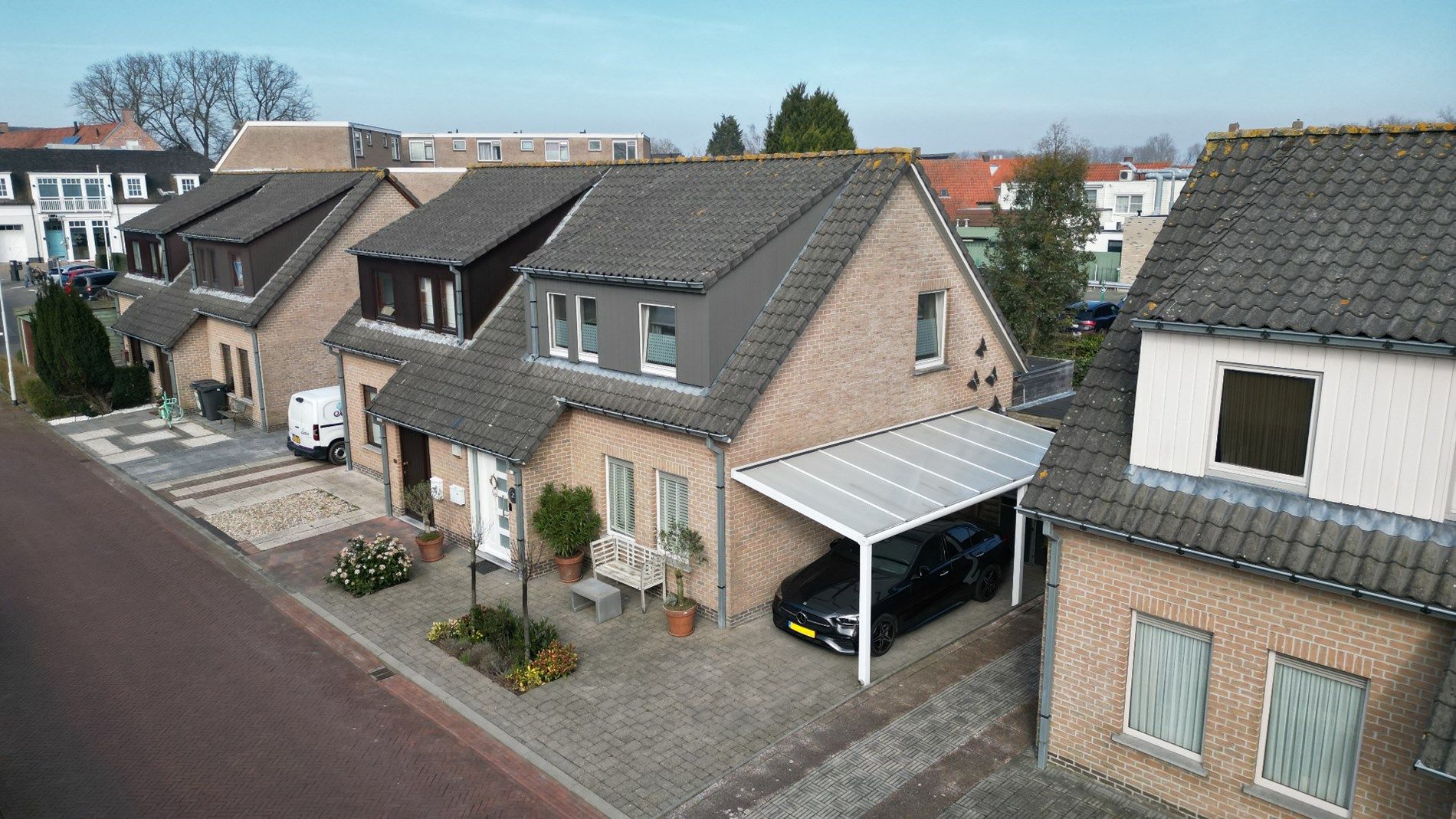 Luxe woning aan de voet van "de Brak" in Sluis foto 3