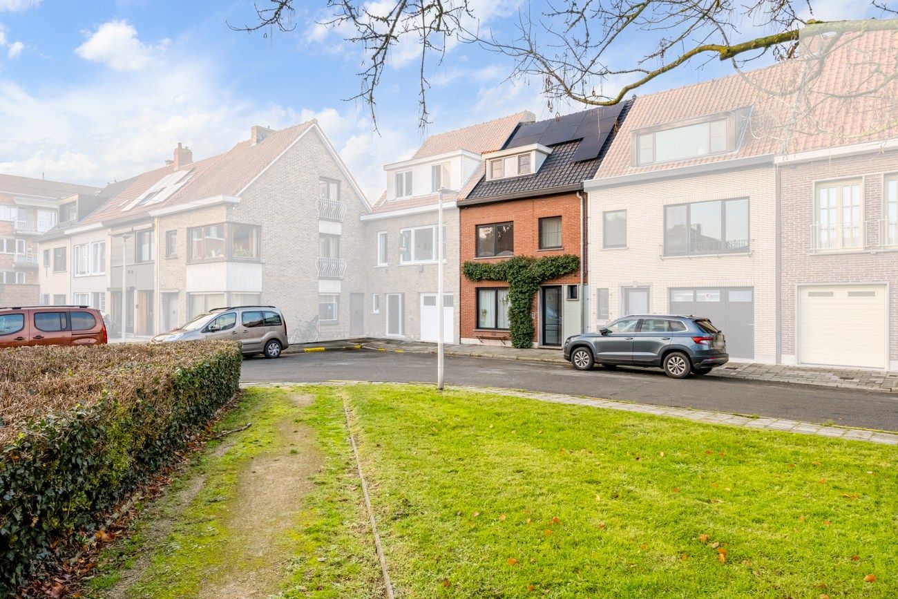 Instapklare charmante woning met 4 slaapkamers en tuin in Gent foto 24