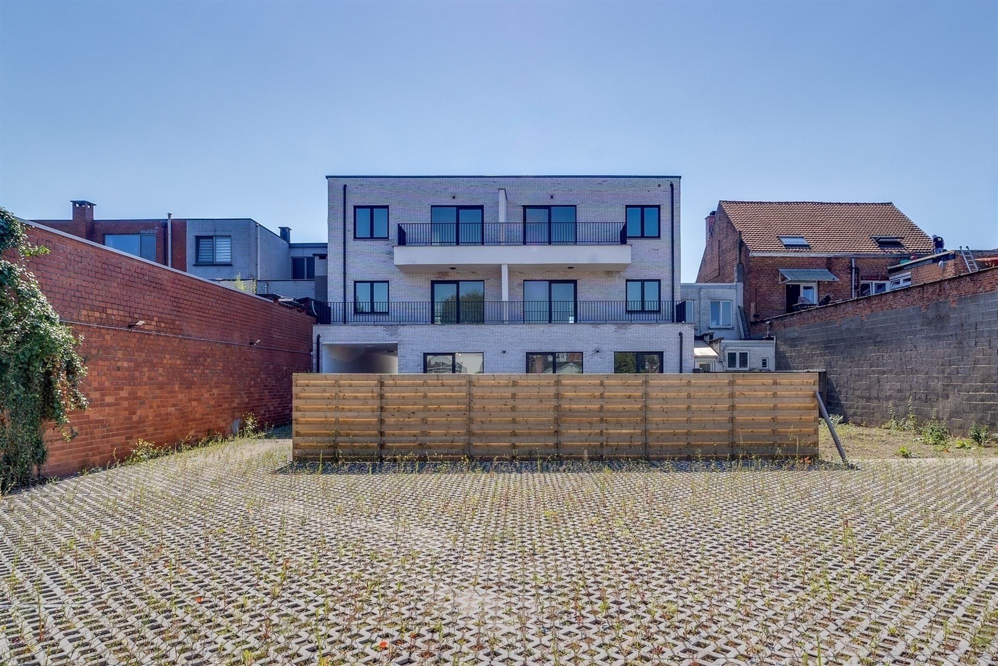 Gelijkvloers nieuwbouw appartement met 3 kamers en ruime tuin te Borsbeek foto 6