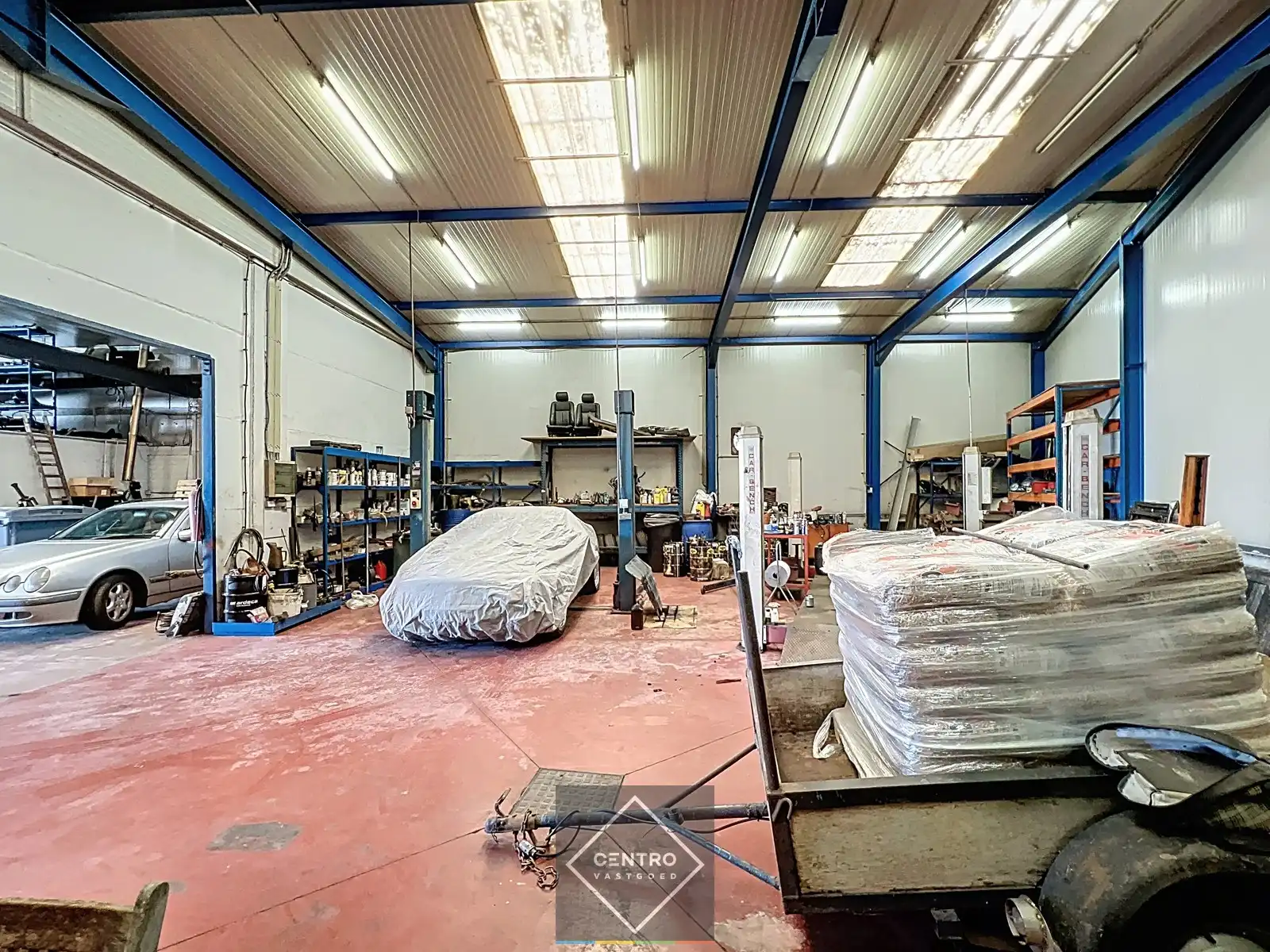 Commercieel gebouw (460m²) met verhard buitenterrein (heden AUTOWERKPLAATS) met uitbreidingsmogelijkheden en VEEL PASSAGE ! foto 13