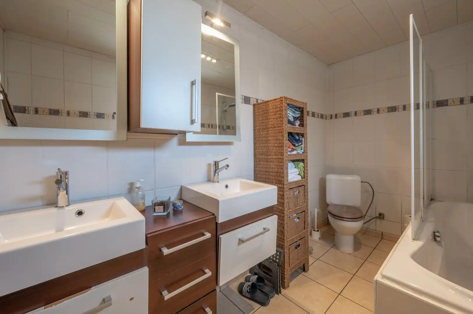 Rustige gelegen woning met 4 slpk en ZW gerichte tuin foto 8