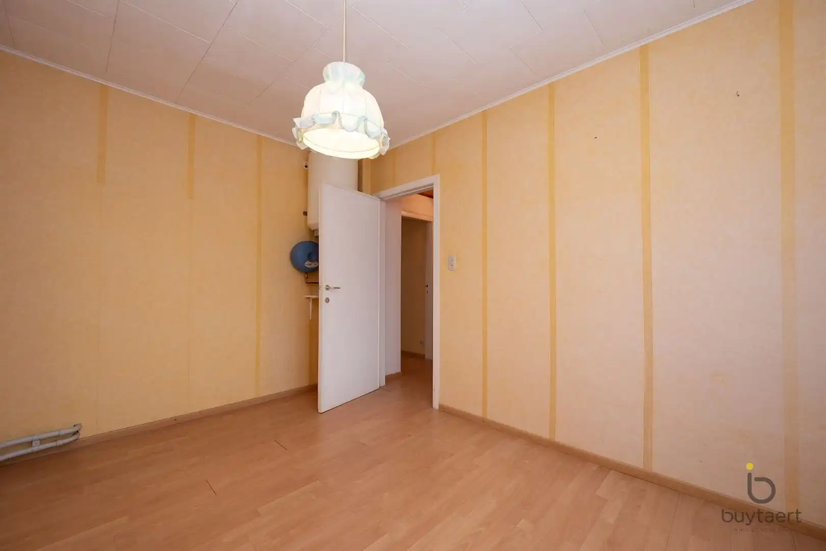 Te renoveren woning op zeer gegeerde locatie te Schilde! foto 13