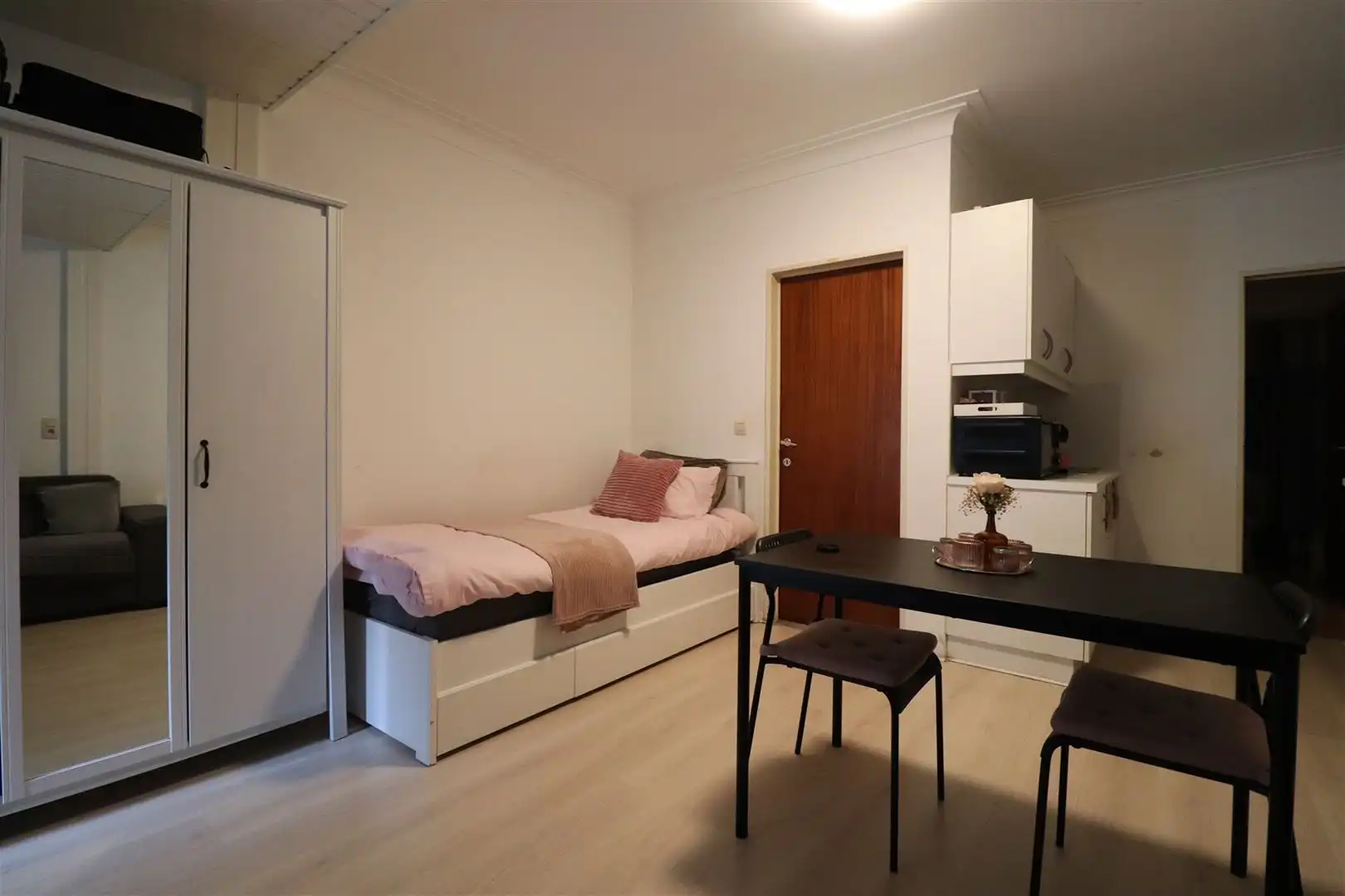 Charmante studio met stadstuin foto 4