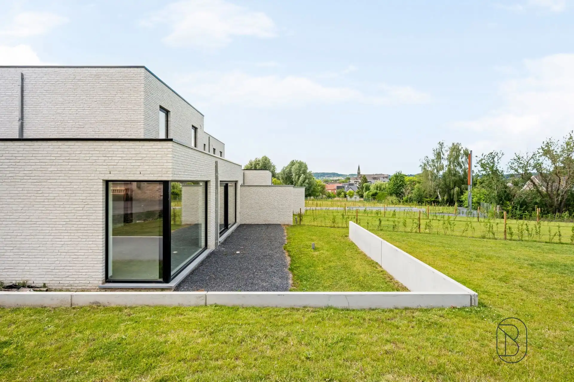 KWALITATIEVE energiezuinige ARCHITECTUURWONING met TUIN. foto 2