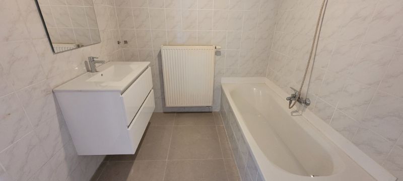 Roeselare - Beveren : gerenoveerd gelijkvloers appartement met 2 slpks bewoonbare opp. 90 m² met tuin samen 430 m².  Wordt volledig geschilderd. foto 10