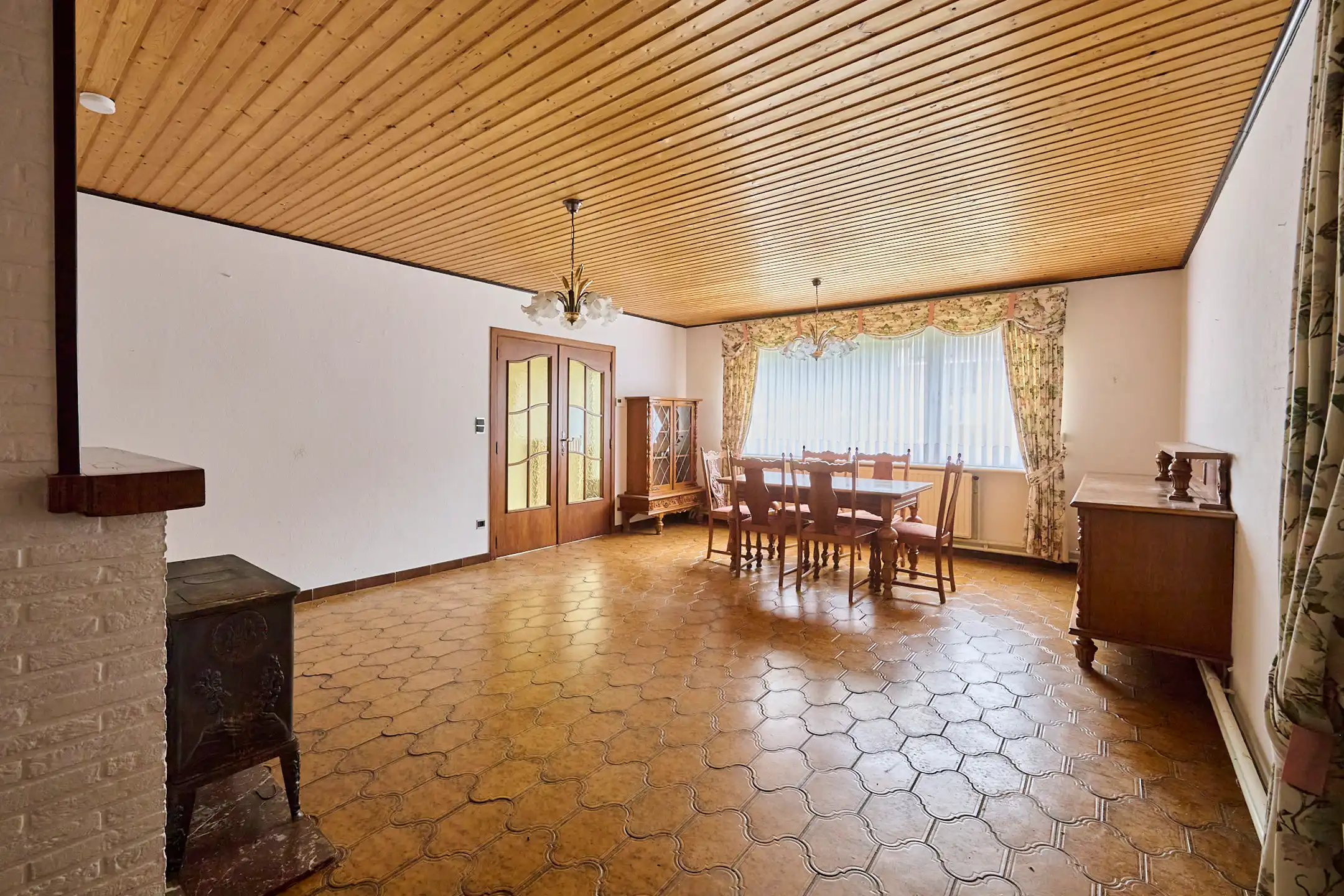 RUSTIG GELEGEN OP TE FRISSEN GEZINSWONING OP 6a in As. foto 5