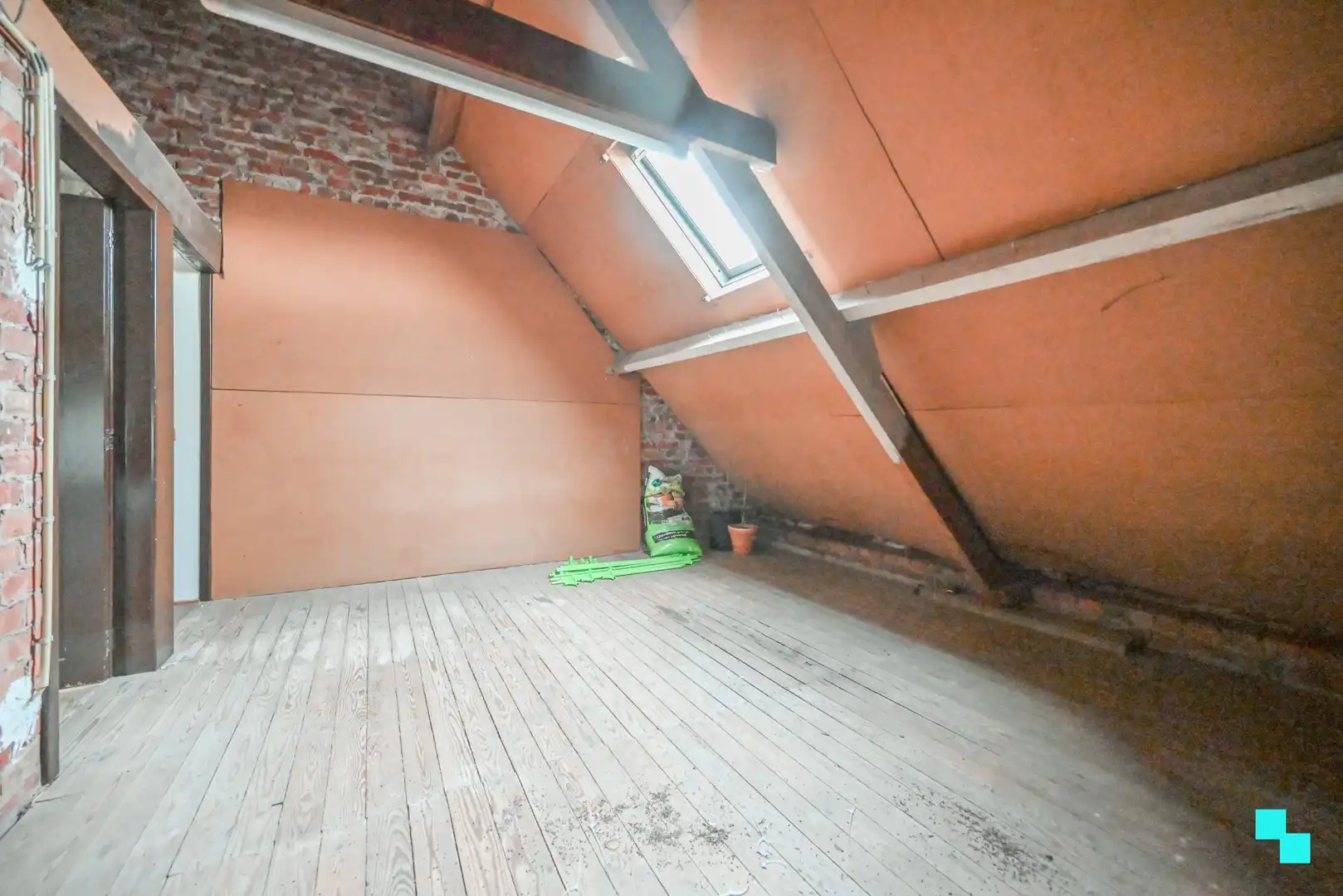 Charmante woning met gezellige stadstuin in het hartje van Izegem foto 18