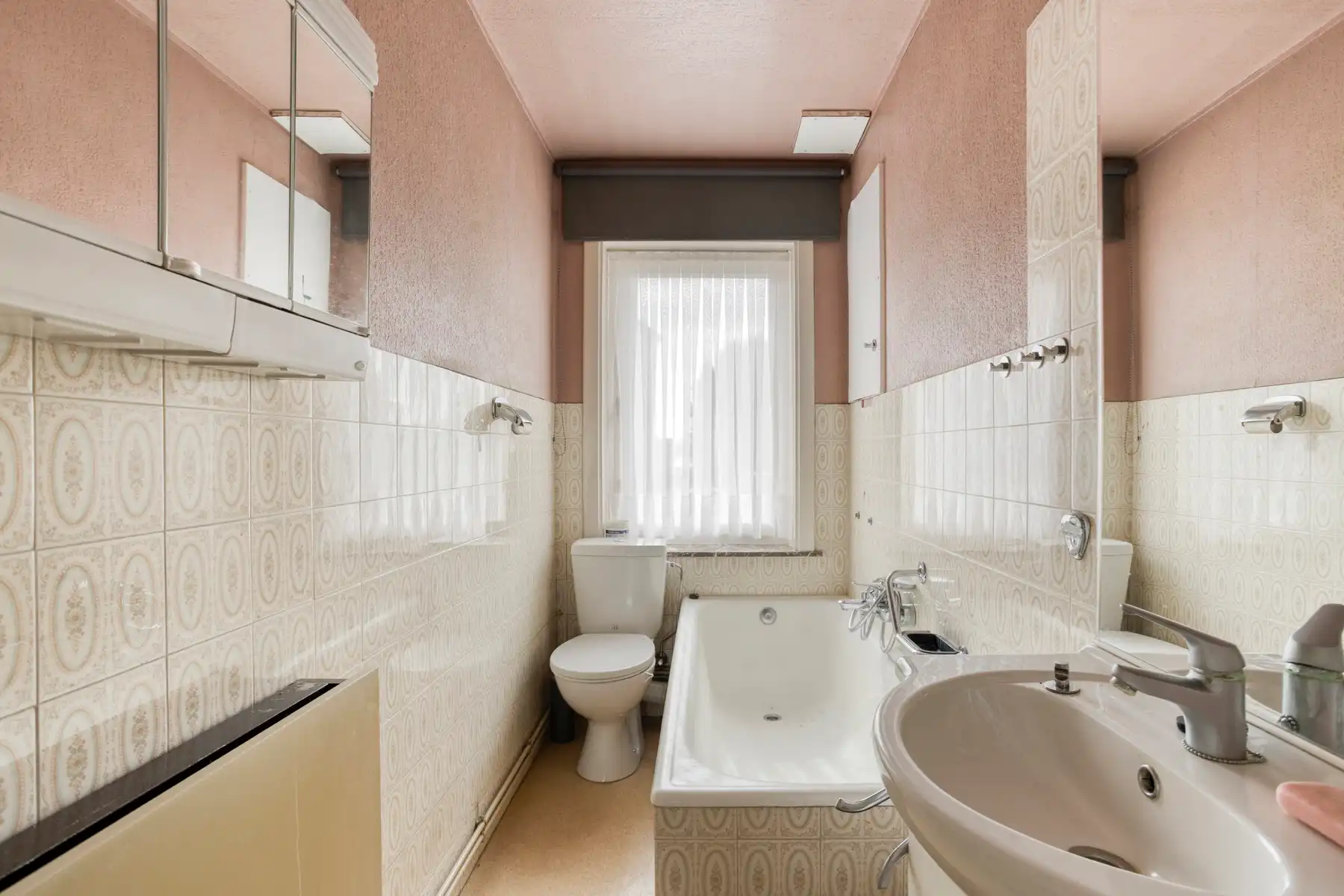 Charmante te renoveren woning met tuin in Appelterre foto 13