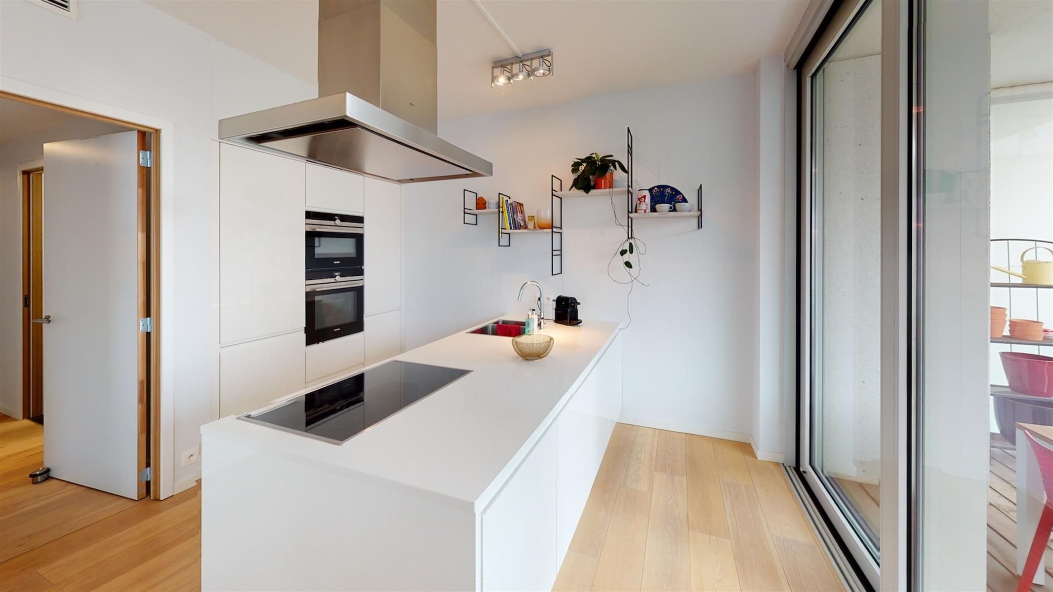 ANTWERPEN - 2 slaapkamer appartement met ruime terrassen foto 3