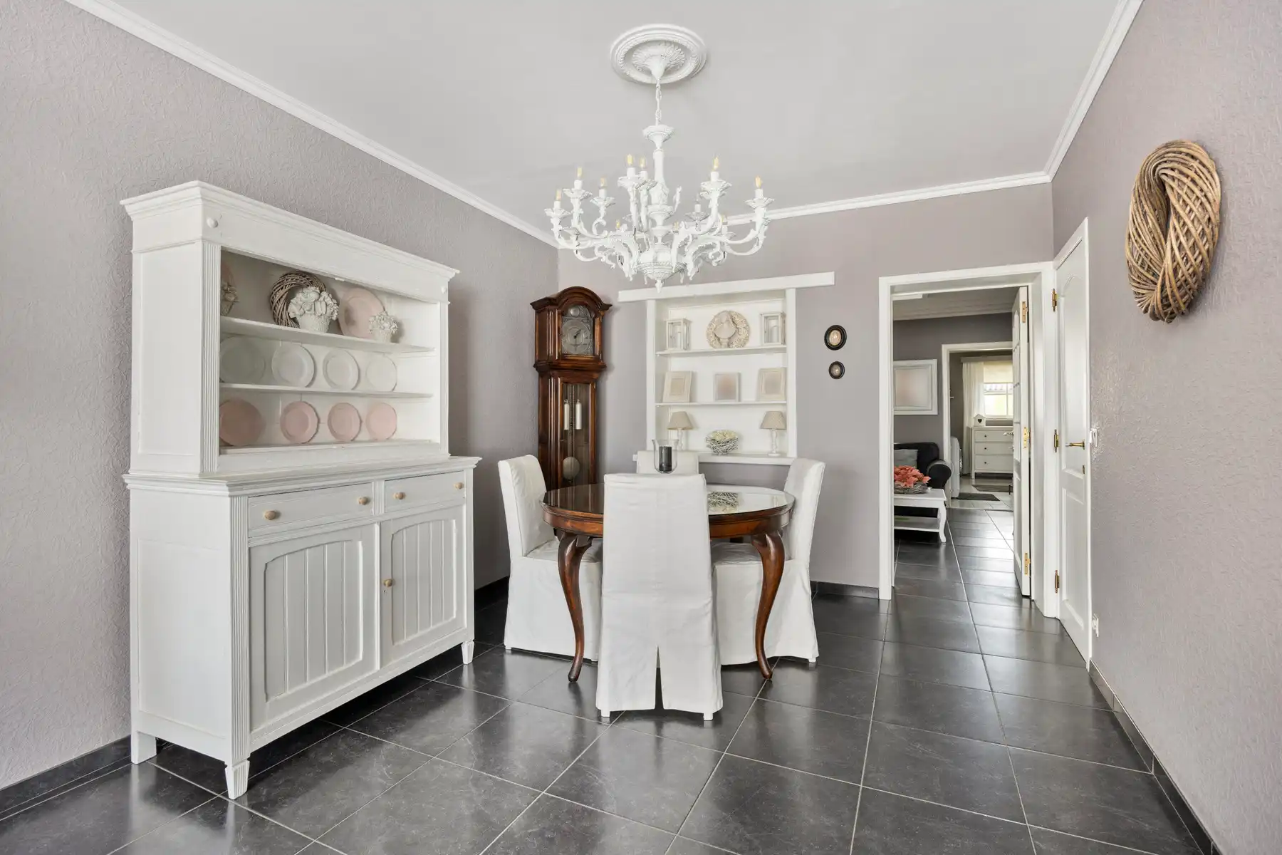 Instapklare woning in het centrum van Asse! foto 6