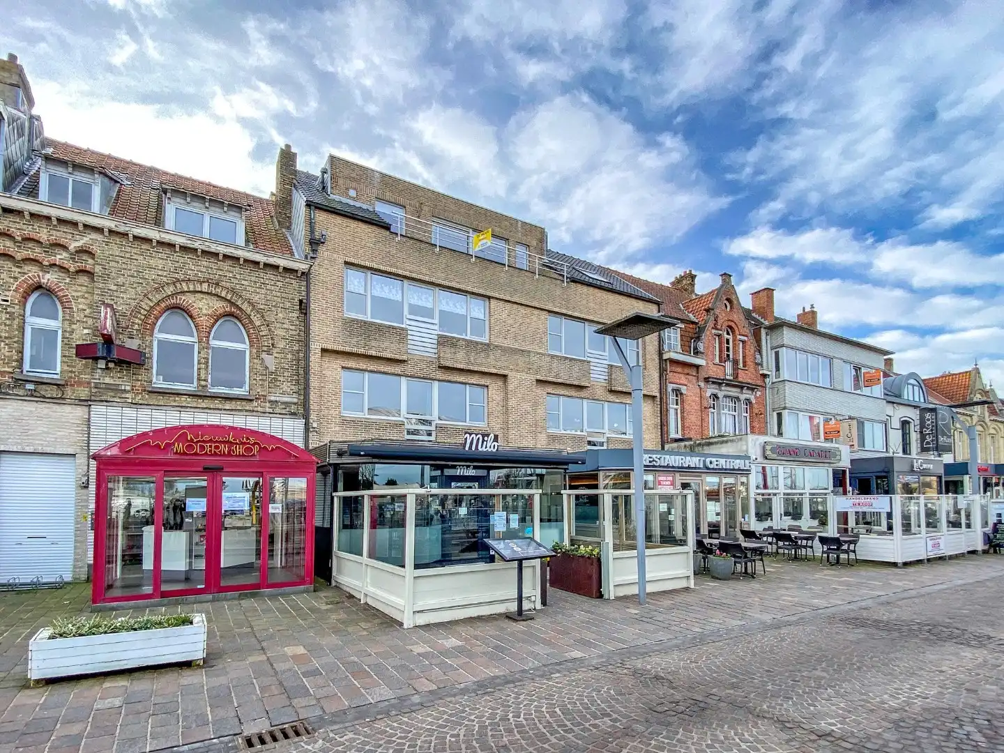 Prachtig gelegen appartement (87 m²) + terras, gelegen op de kaai te Nieuwpoort-Stad.  foto 2