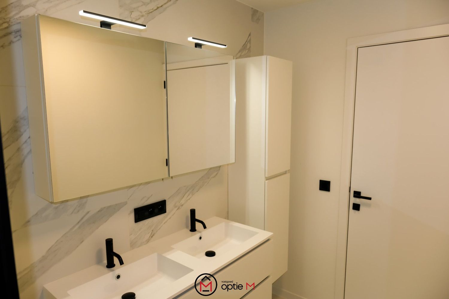 APPARTEMENT TE HUUR IN HASSELT – Ruim, licht en centraal gelegen foto 12