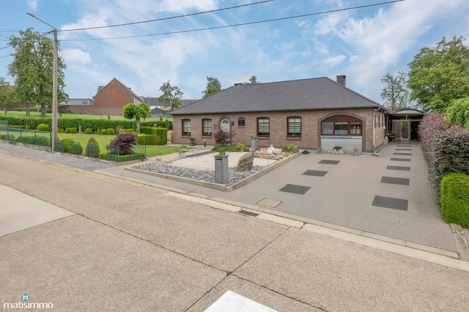 VRIJSTAANDE WONING MET MULTIFUNCTIONELE RUIMTE (KAPSALON) EN RUIME TUIN (BOUWGROND VOOR OPEN BEBOUWING) IN GROTE-SPOUWEN foto 2