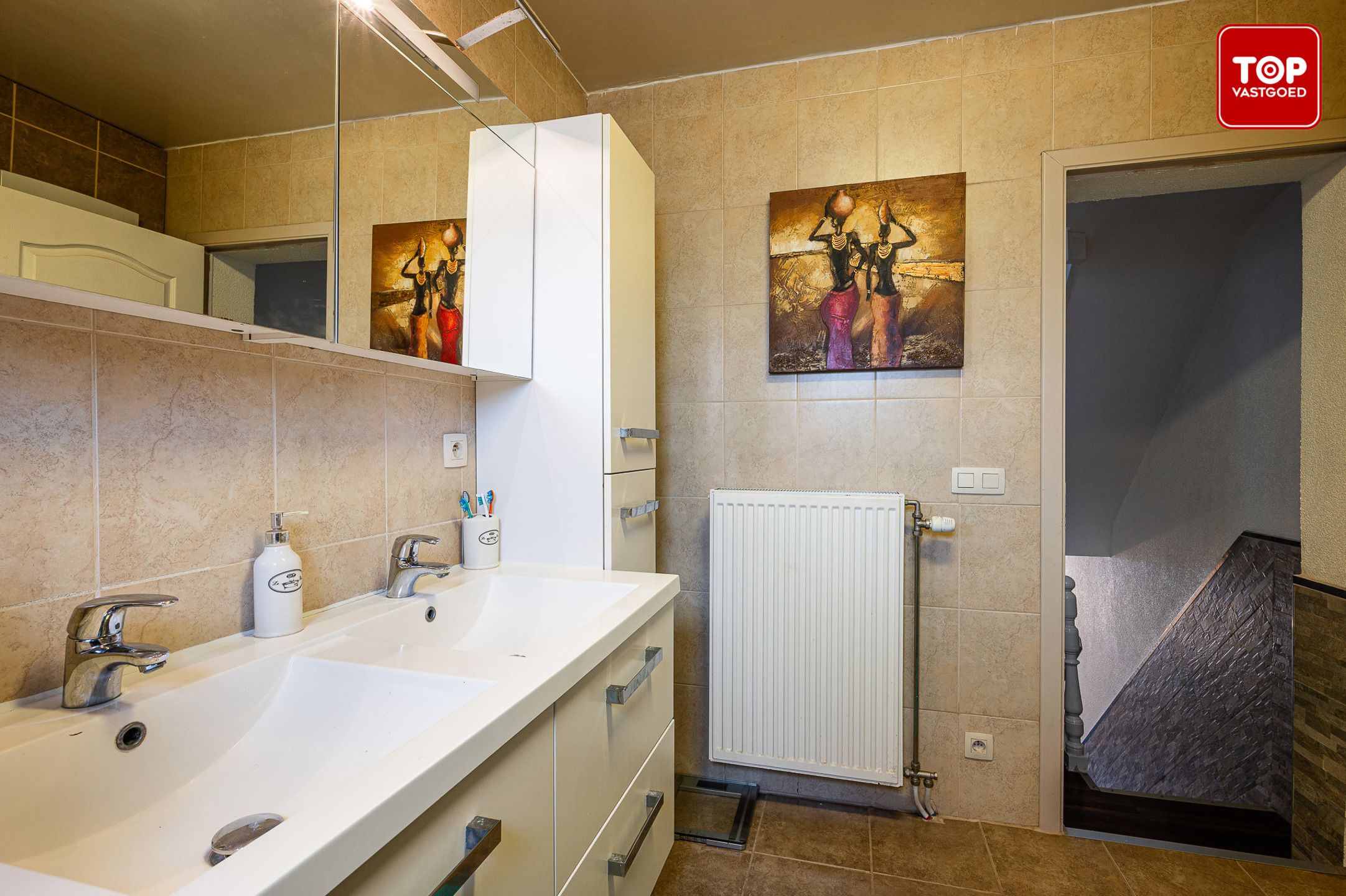 Ruime gezinswoning met 4 slaapkamers en tuin op toplocatie in Sint-Amandsberg foto 14