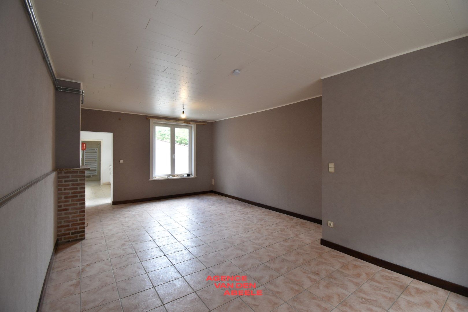 Stadswoning met 2 slaapkamers en zonnige koer foto {{pictureIndex}}