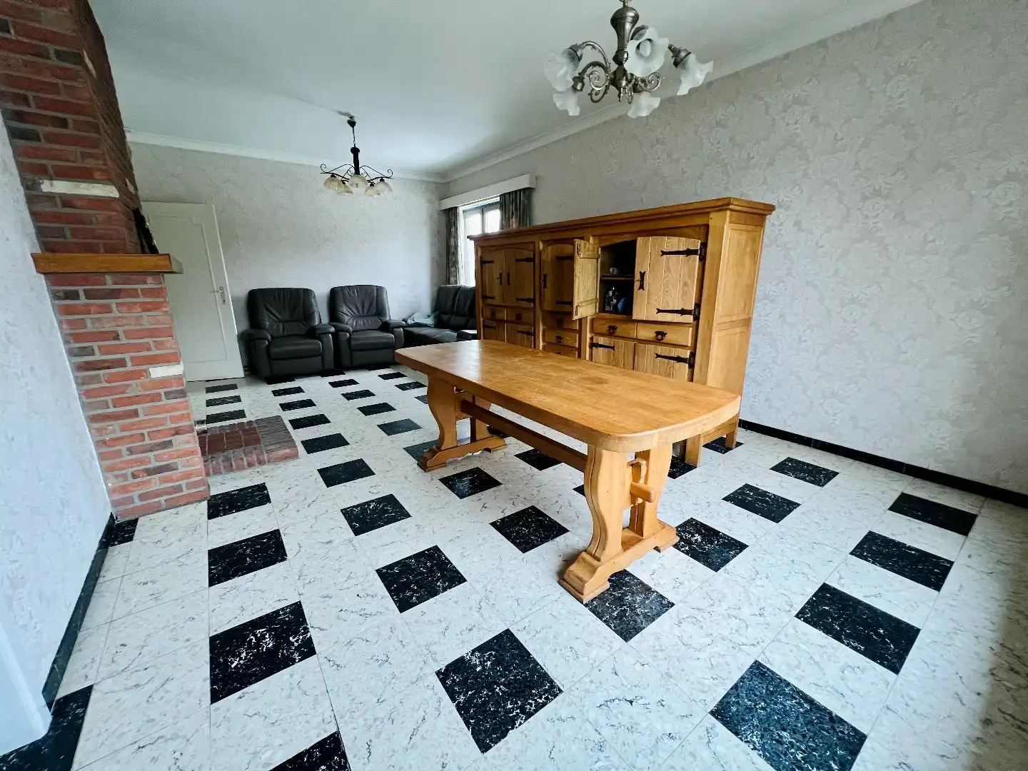 Open bebouwing met 3 slpks, tuin en garage foto 3