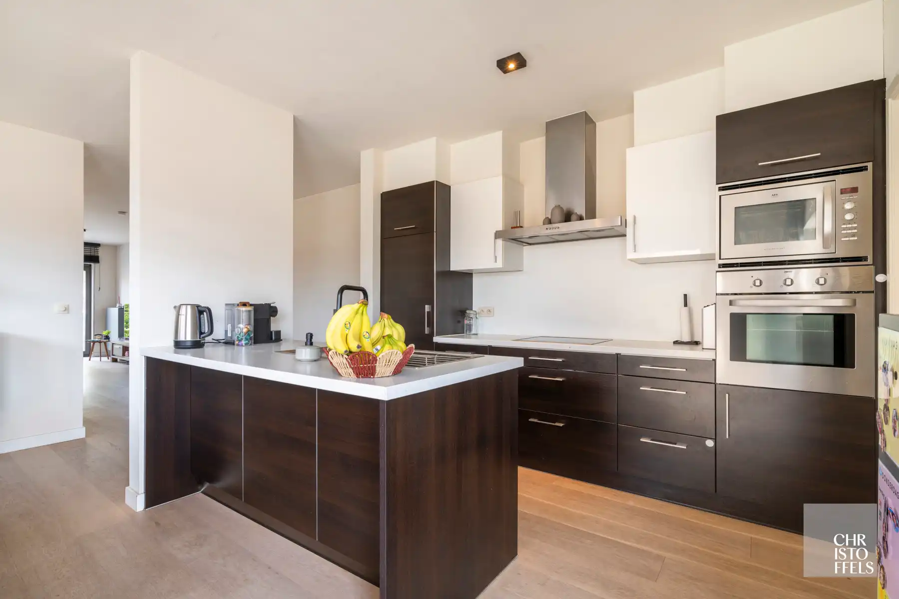 Ruime halfopen woning (203m²) op perceel van 840m² foto 14