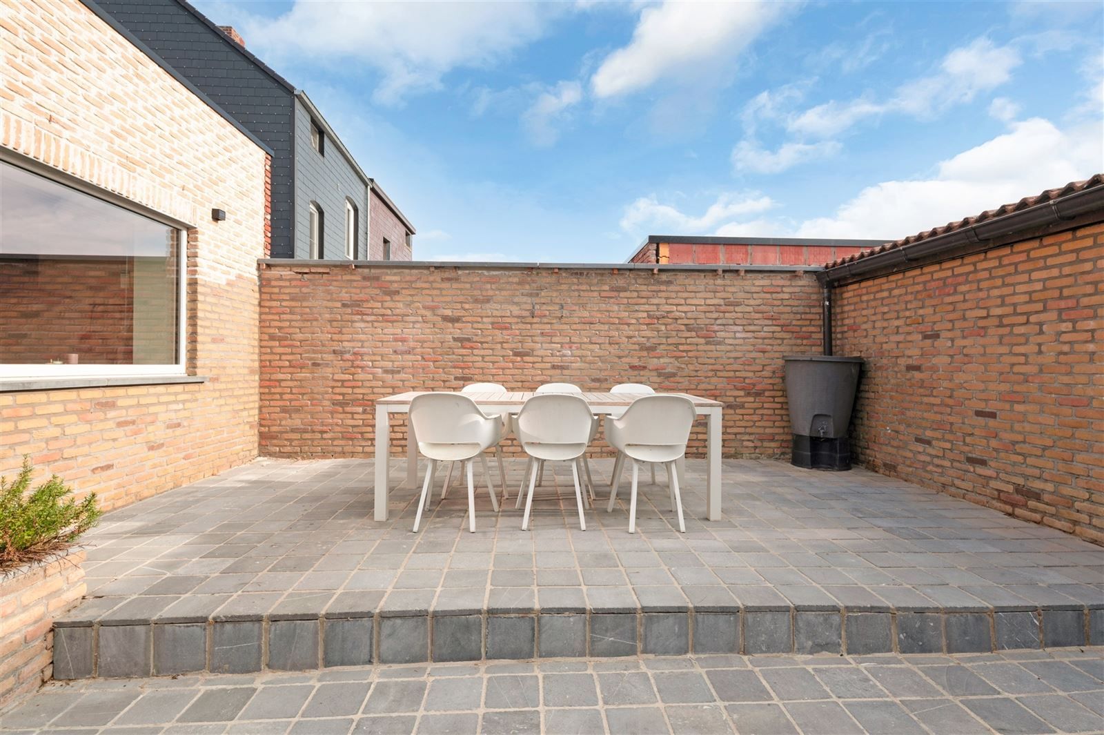 Gezellige gezinswonig met grote tuin op 27are20 foto 11