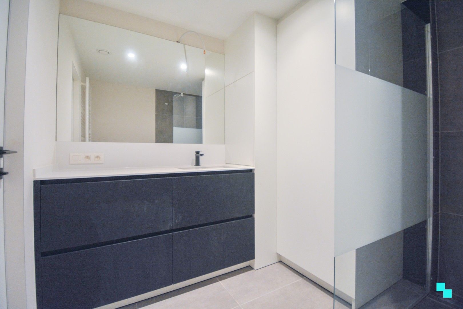 Nieuwbouwappartement te hartje Izegem foto 26