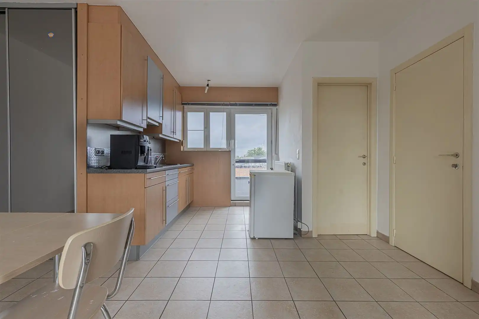 Charmant 1-slaapkamerappartement met ruim terras foto 5