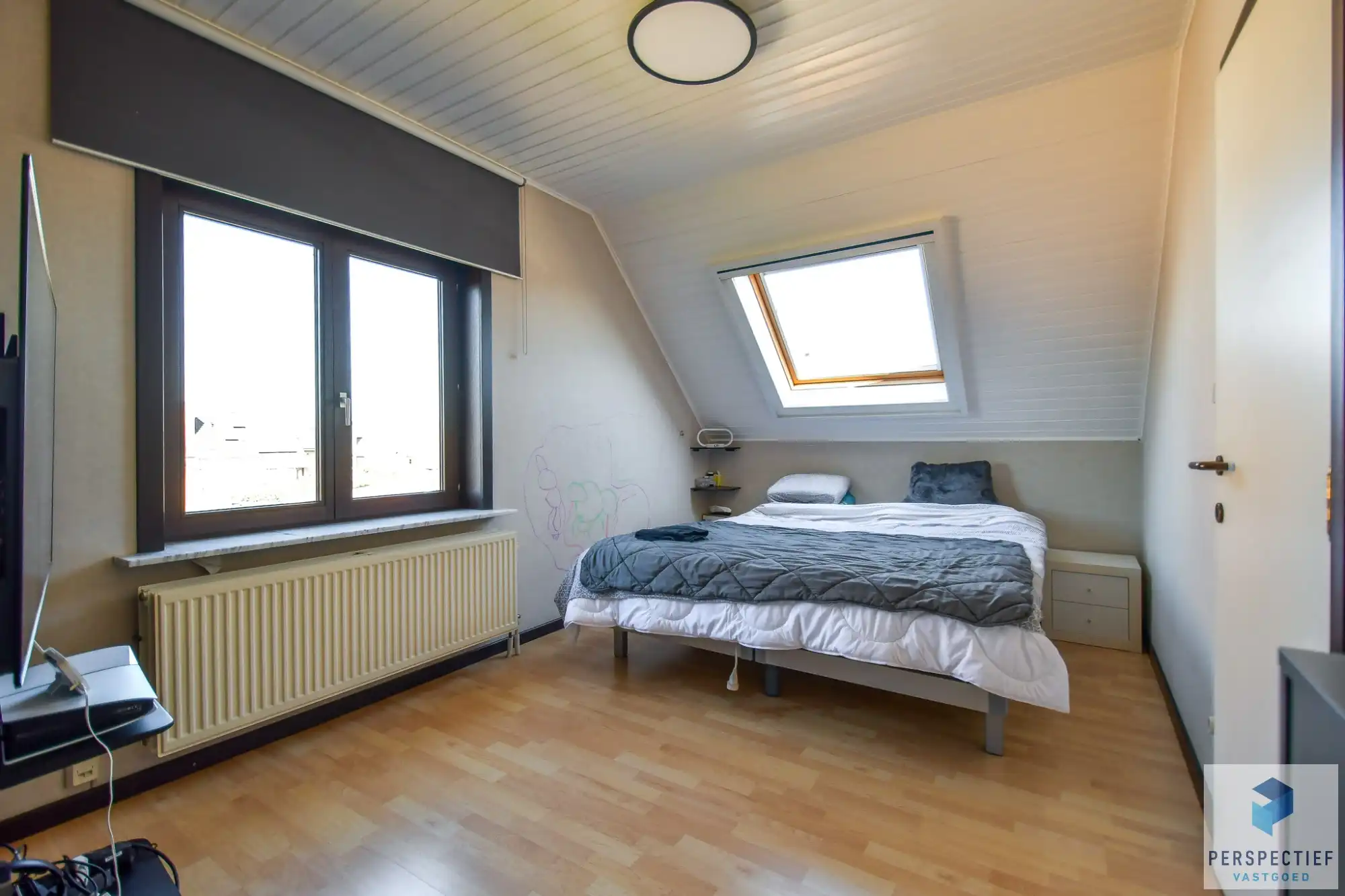 Centraal gelegen ruime woning met 3 slaapkamers - garage en grote tuin op 615 m² foto 23